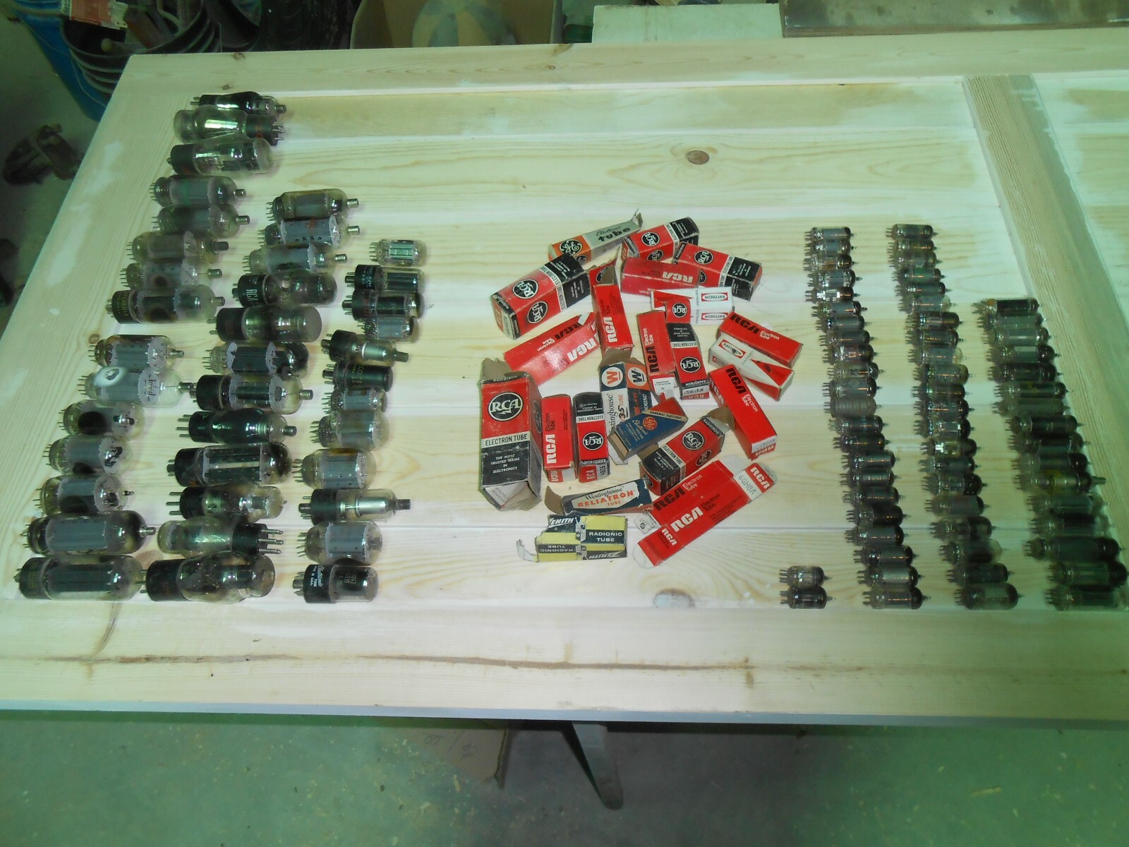 175 Pc. LOT Vintage Vacuum Tubes 12BH7 6LR ECC82 5U4G 41, 75, 80 RCA Raytheon GE