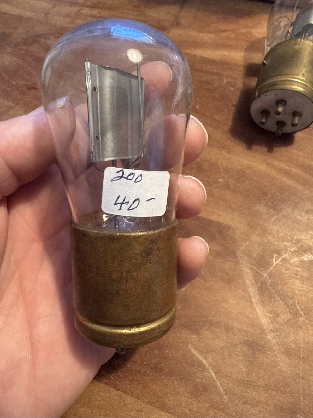 (4) RCA Radiotron UV-200,brass base, (3) tipped bulbs