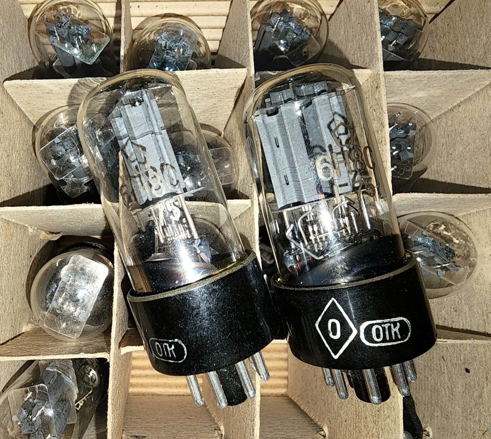 4 pcs 6N8S 6SN7 ECC32 6CC10 USSR Triode Tubes Same Date Code 05-1975 NOS