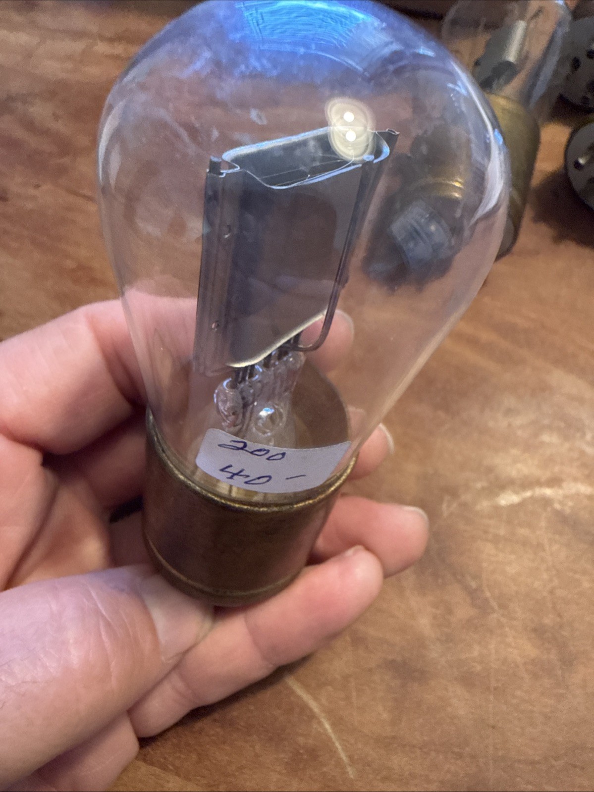 (4) RCA Radiotron UV-200,brass base, (3) tipped bulbs