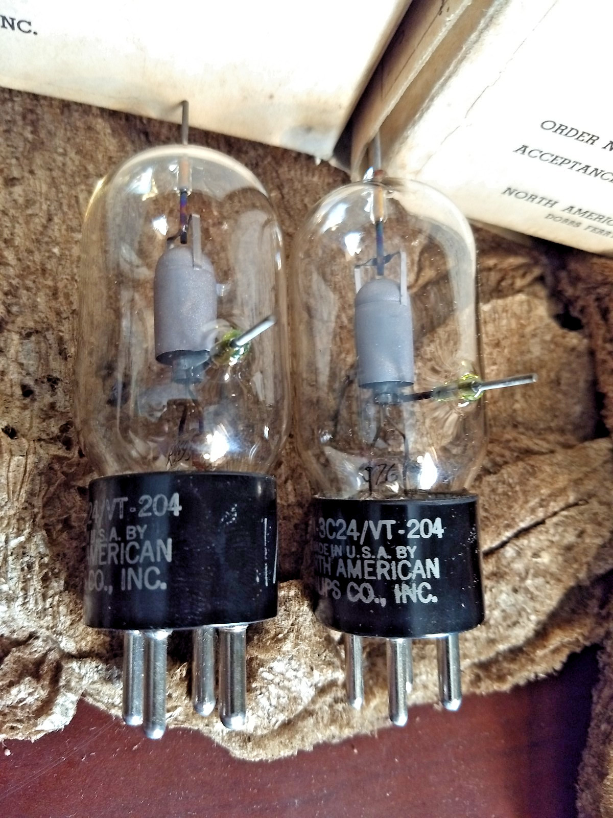 Pair 2 NORELCO PHILIPS JAN-3C24 / VT-204 Tubes MATHING DATE CODES 1944 ARMY NAVY