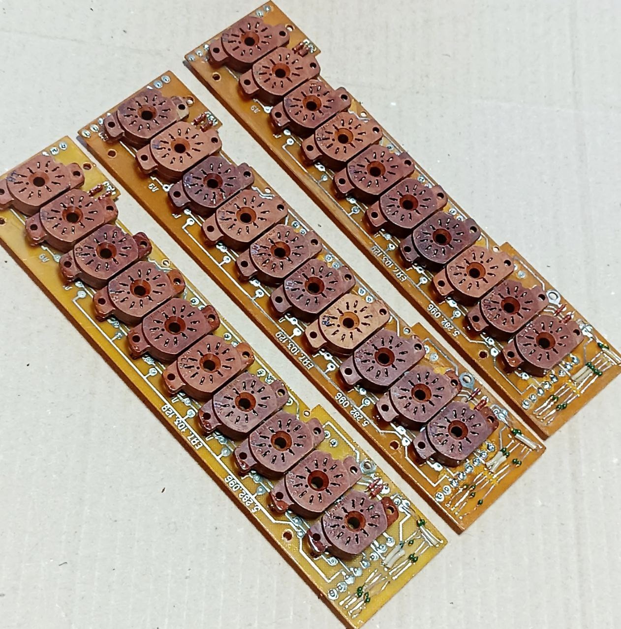 10 pcs PL31A-P Vintage Nixie Tube Socket IN-12 IN-15 IV-22 USSR on the board #2