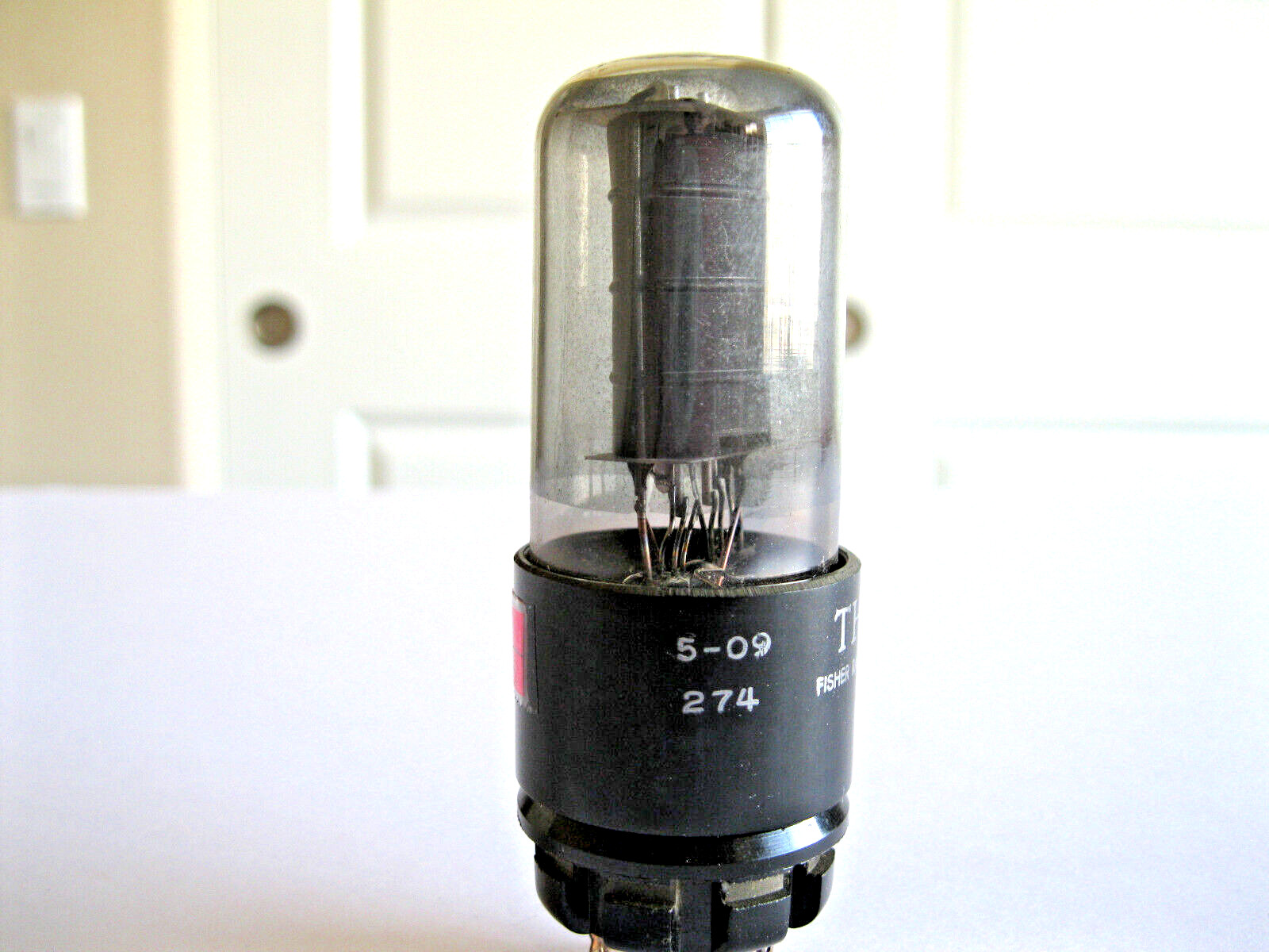 THE FISHER 6V6GT/6V6 AUDIO VACUUM TUBE SMOKE GLASS BOTTOM 2 D GETTER TV-7 TESTED