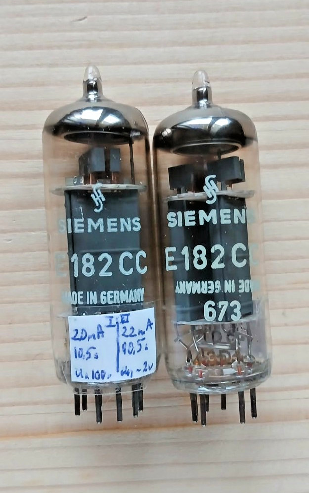 2 x E182CC, Matched Pair Ribbed plate O-Getter Vacuum Tubes Siemens Tested
