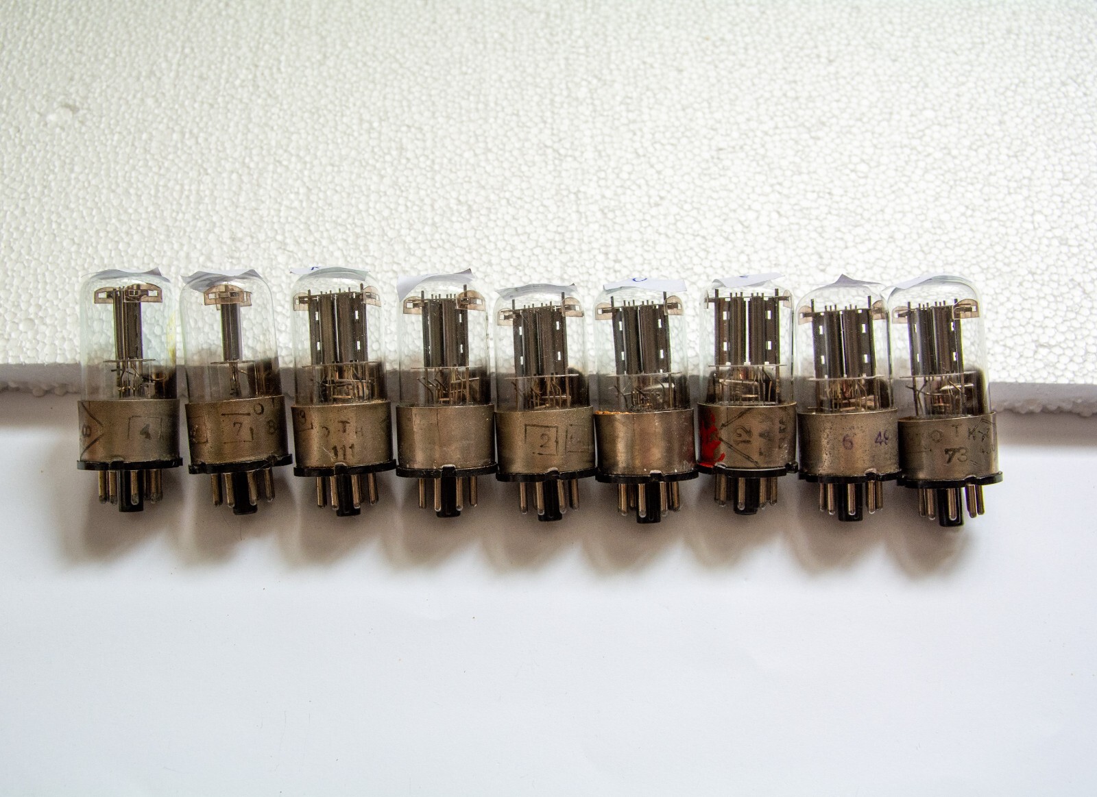 USED. 6N9S (6H9C) / 6SL7 / 1579 MELZ TUBES. METAL BASE.