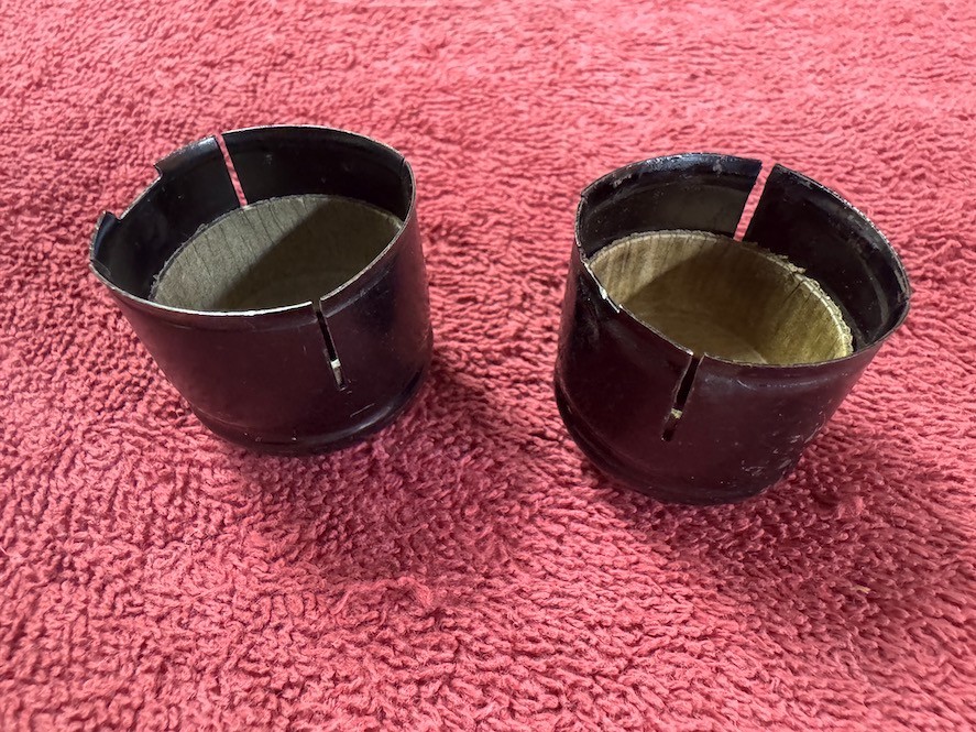 2 Amphenol Cap Hood Tube Socket cover connectors 5 6 7 8 Pin radio eye tube