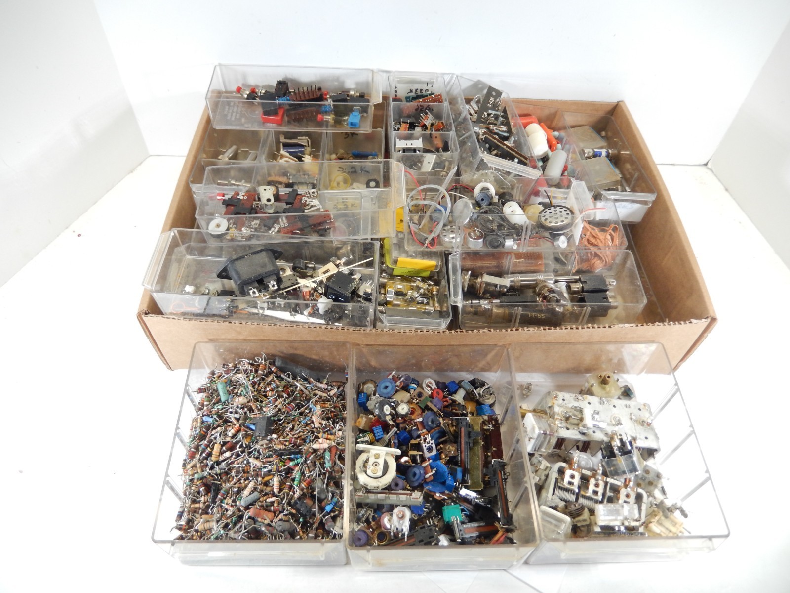 HUGE VINTAGE ELECTRONIC PARTS & VACUUM TUBE COLLECTION AS IS