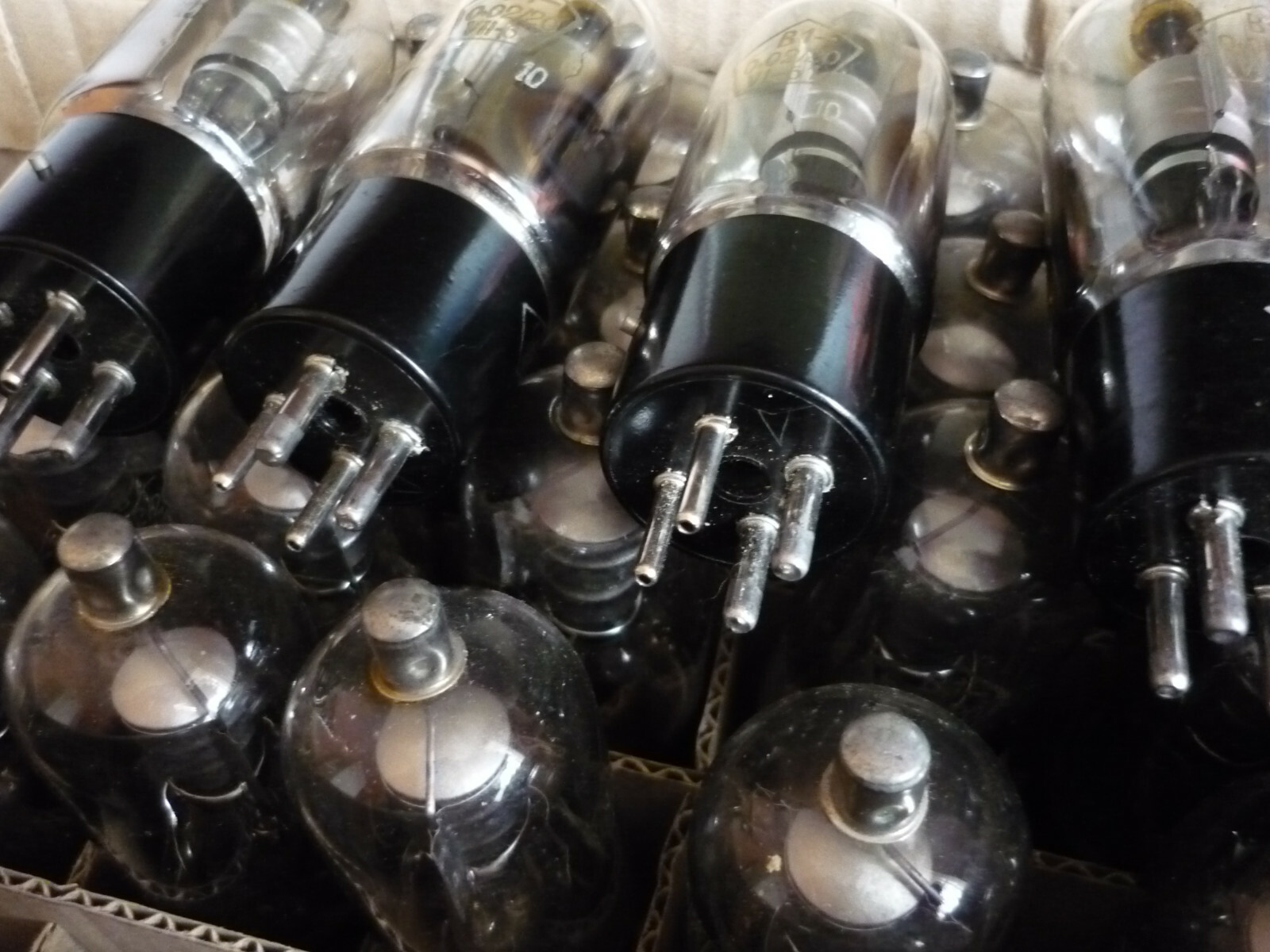 24pcs. V1-0,02/20 (B1-0,02/20) Half-Wave Vacuum Rectifier NOS. Novosibirsk. 1961