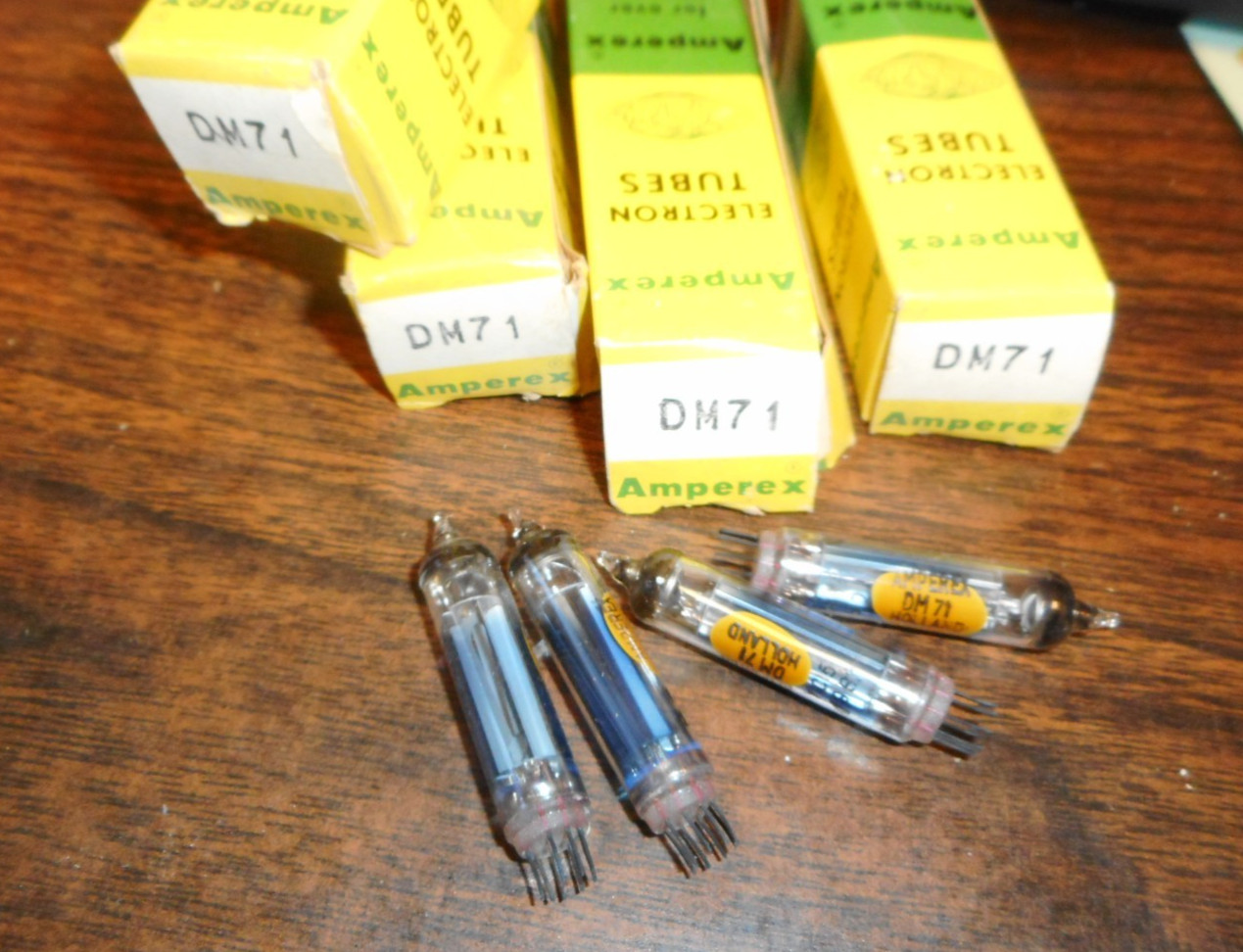 DM71 Tube AMPEREX – Made in Holland – Exclamation mark – NOS 1 PZ