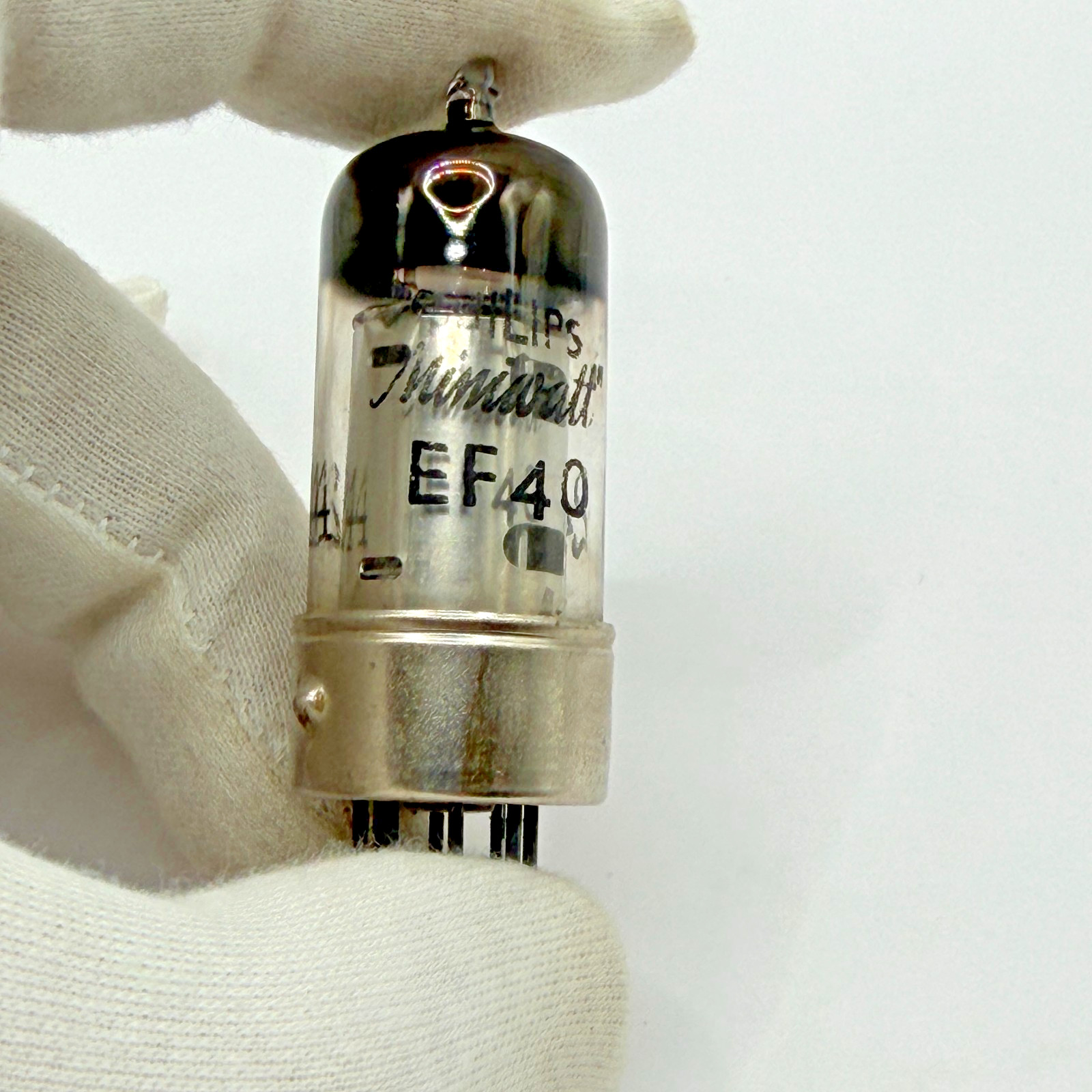 Philips Miniwatt EF40 CV3885 metal base tube, disc getter, Valvo Hamburg factory