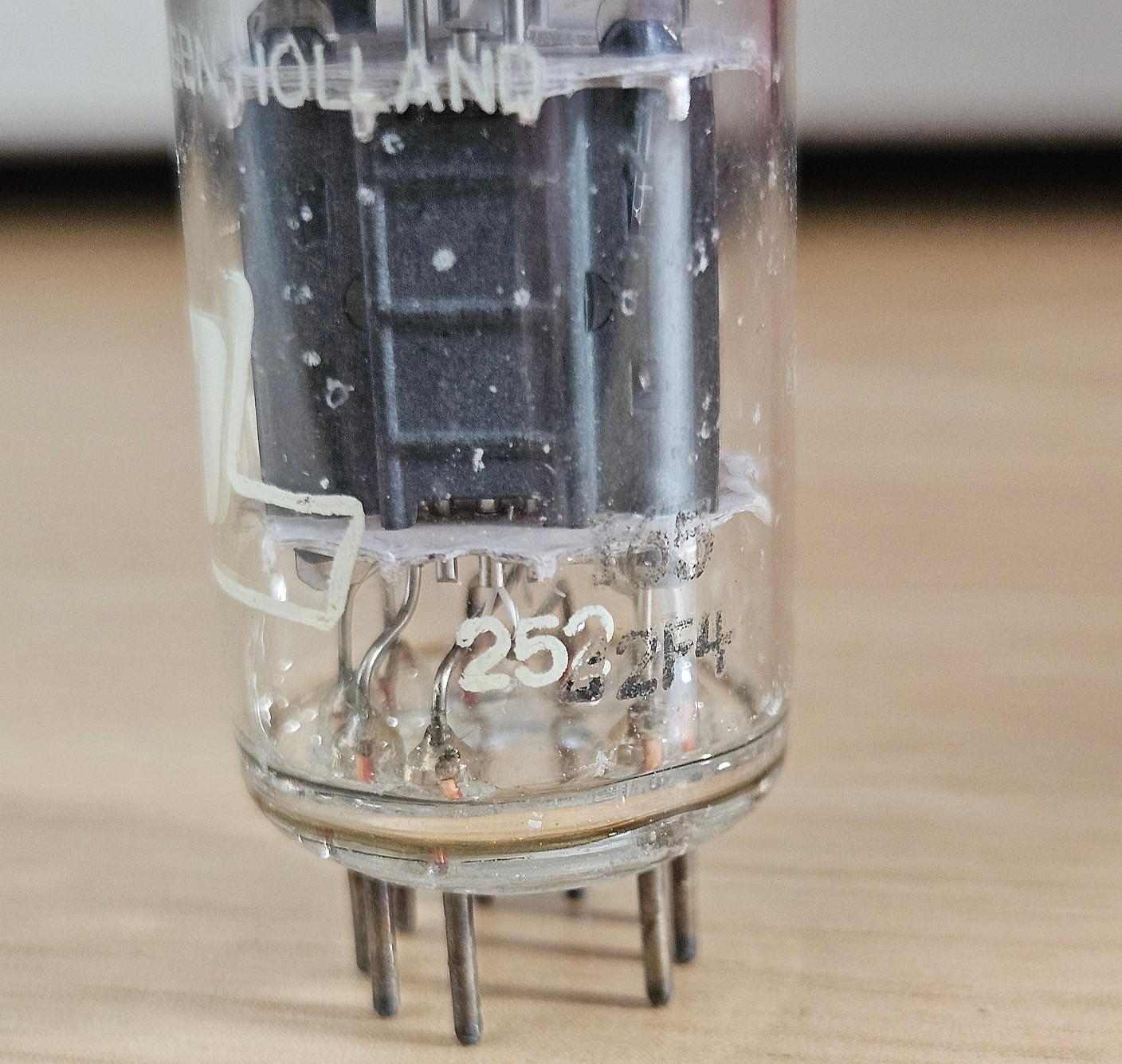 12AX7 AMPEREX BUGLE BOY ECC83 AUDIO TUBE HOLLAND NOS ▲2F4 (1962) *eTracer #12A74