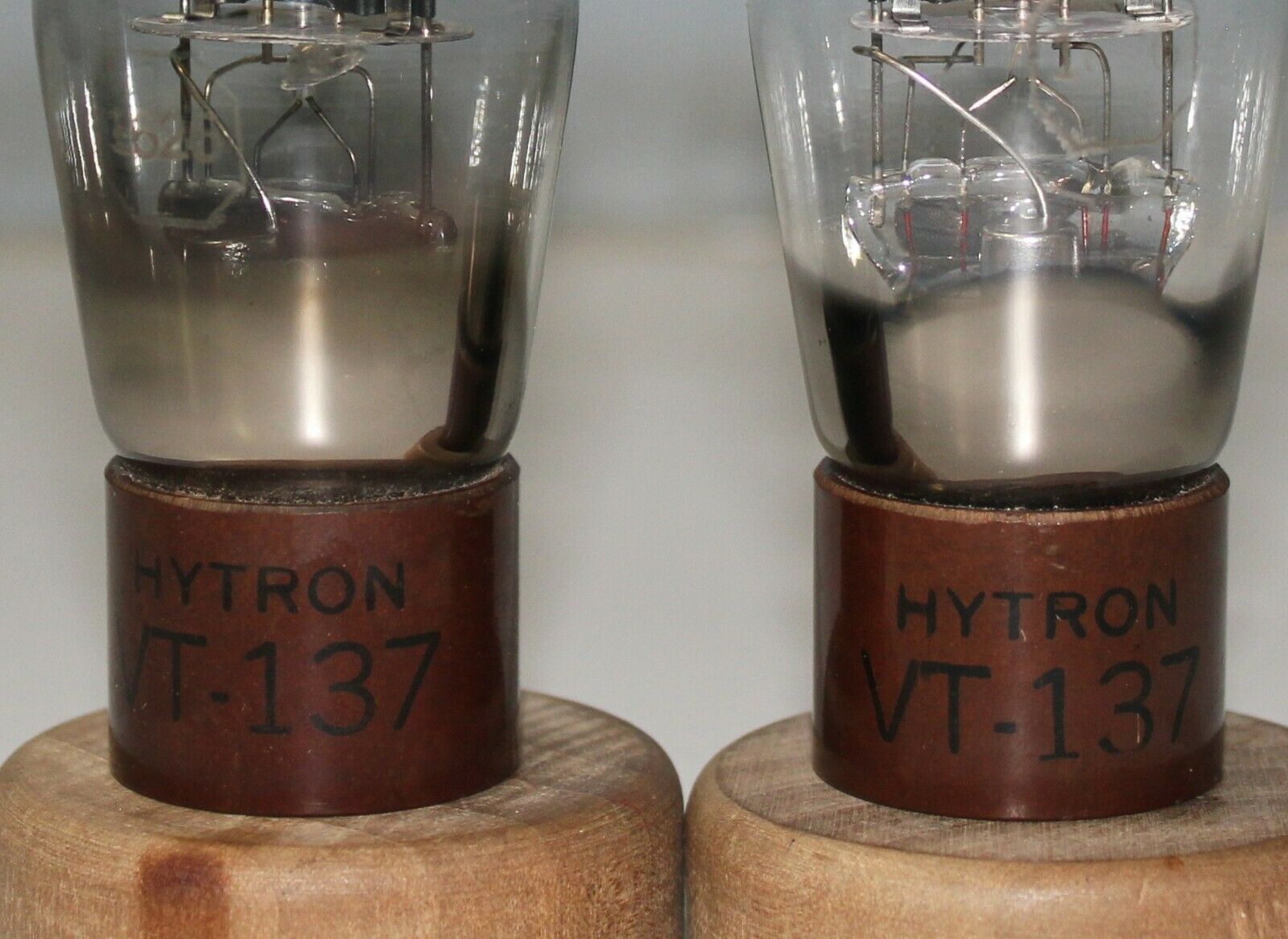 VT137 1626 Hytron Western Electric Black Plate Tin Cup Getter Amplitrex tested