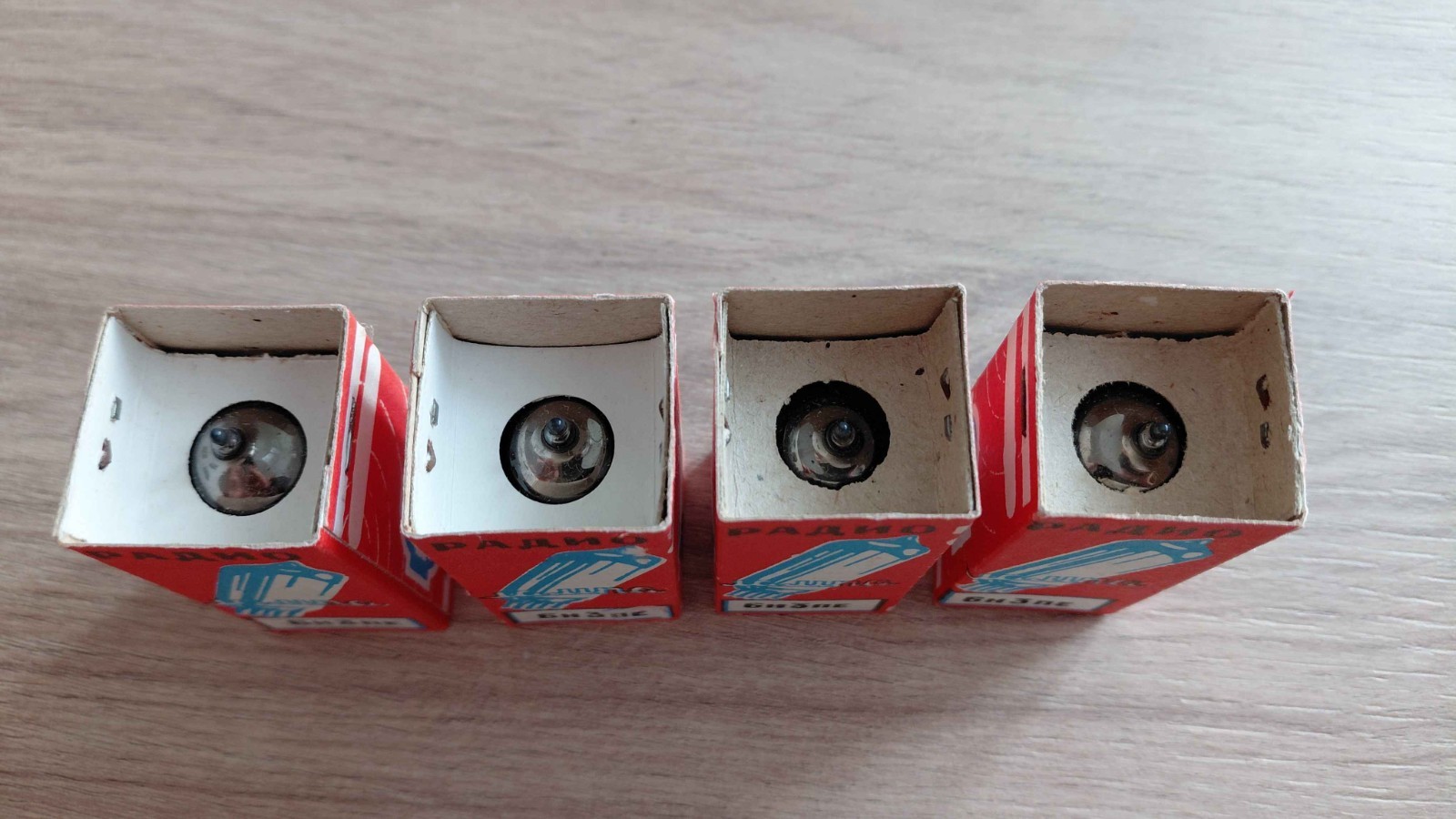 6N3P-E / 2С51 / 5670 / 6385 / ECC42 double triode tube. NOS. Lot 4pcs.