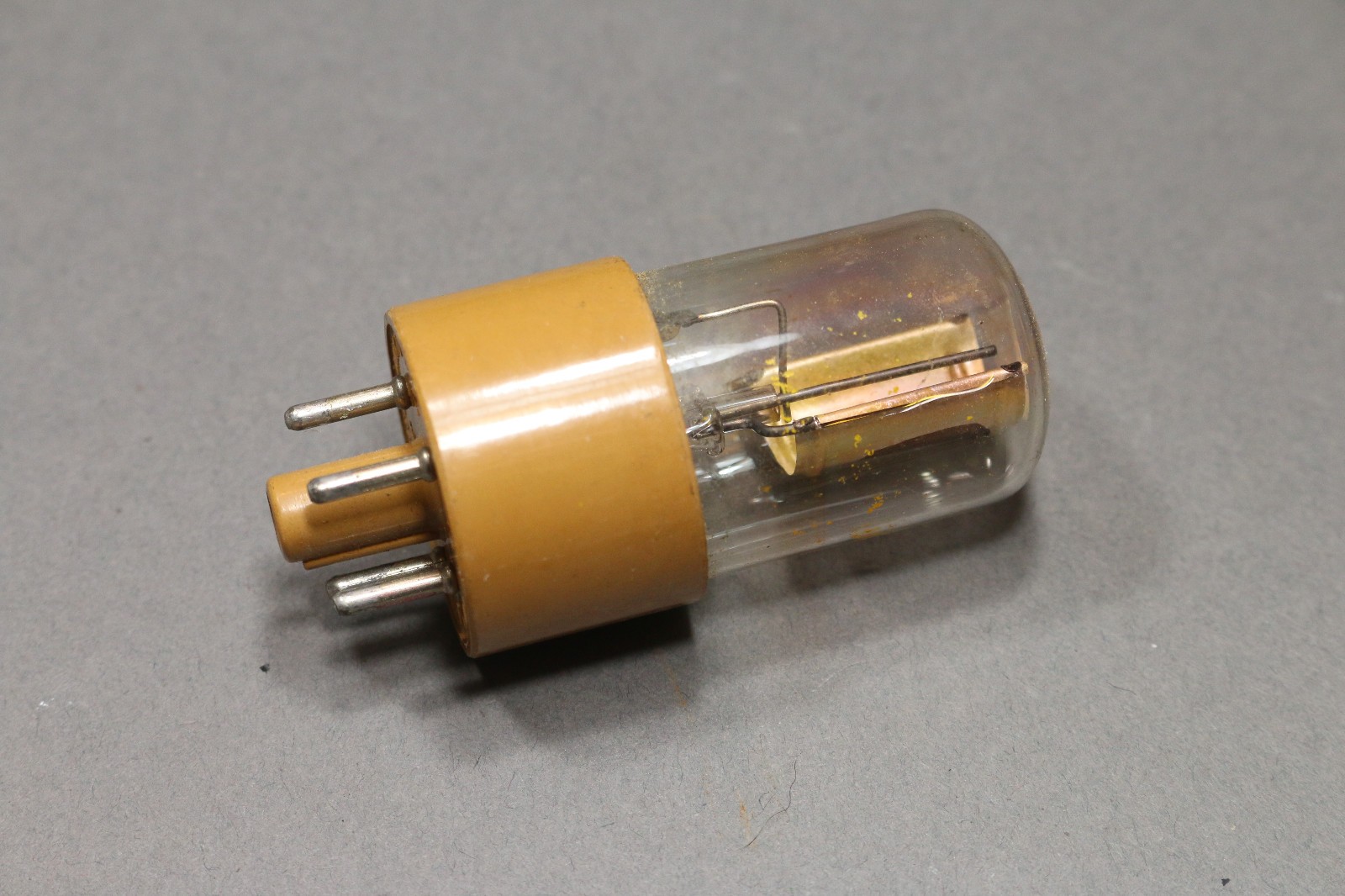 Vintage Unknown Photocell Vacuum Tube Possibly Model IP40 1P40 Cold Cathode
