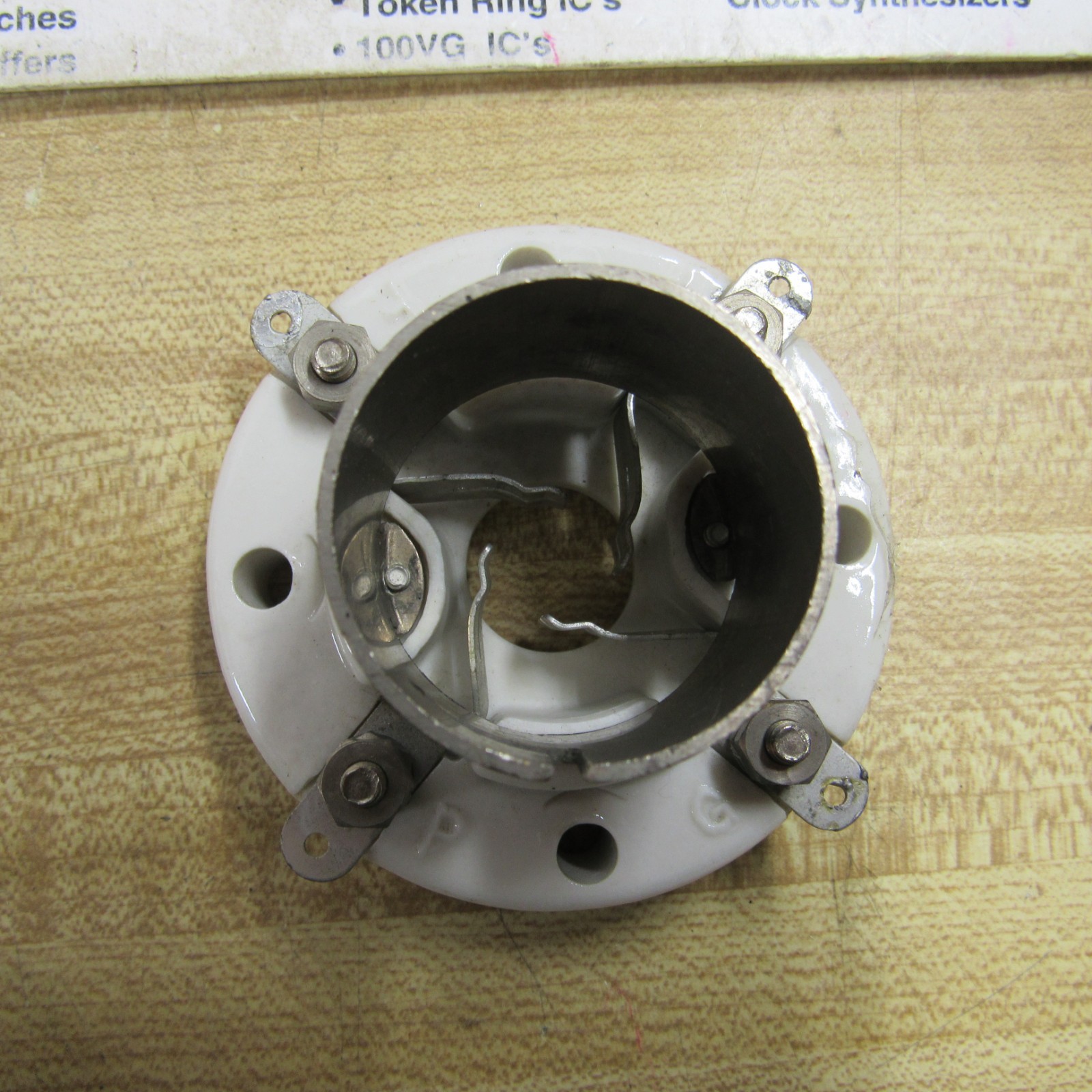 TUBE SOCKET 4 PIN LARGE BAYONET BASE 1.25 in dia JOHNSON