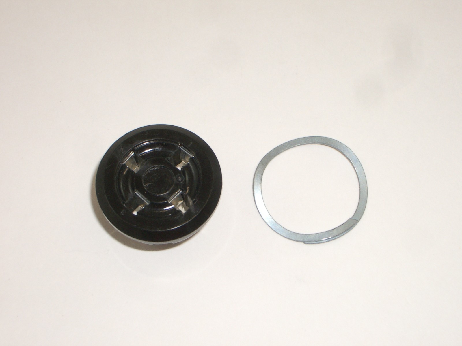 AMPHENOL 78-S4 4 PIN VACUUM TUBE ACCESSORY POWER SOCKET OCTAL STYLE