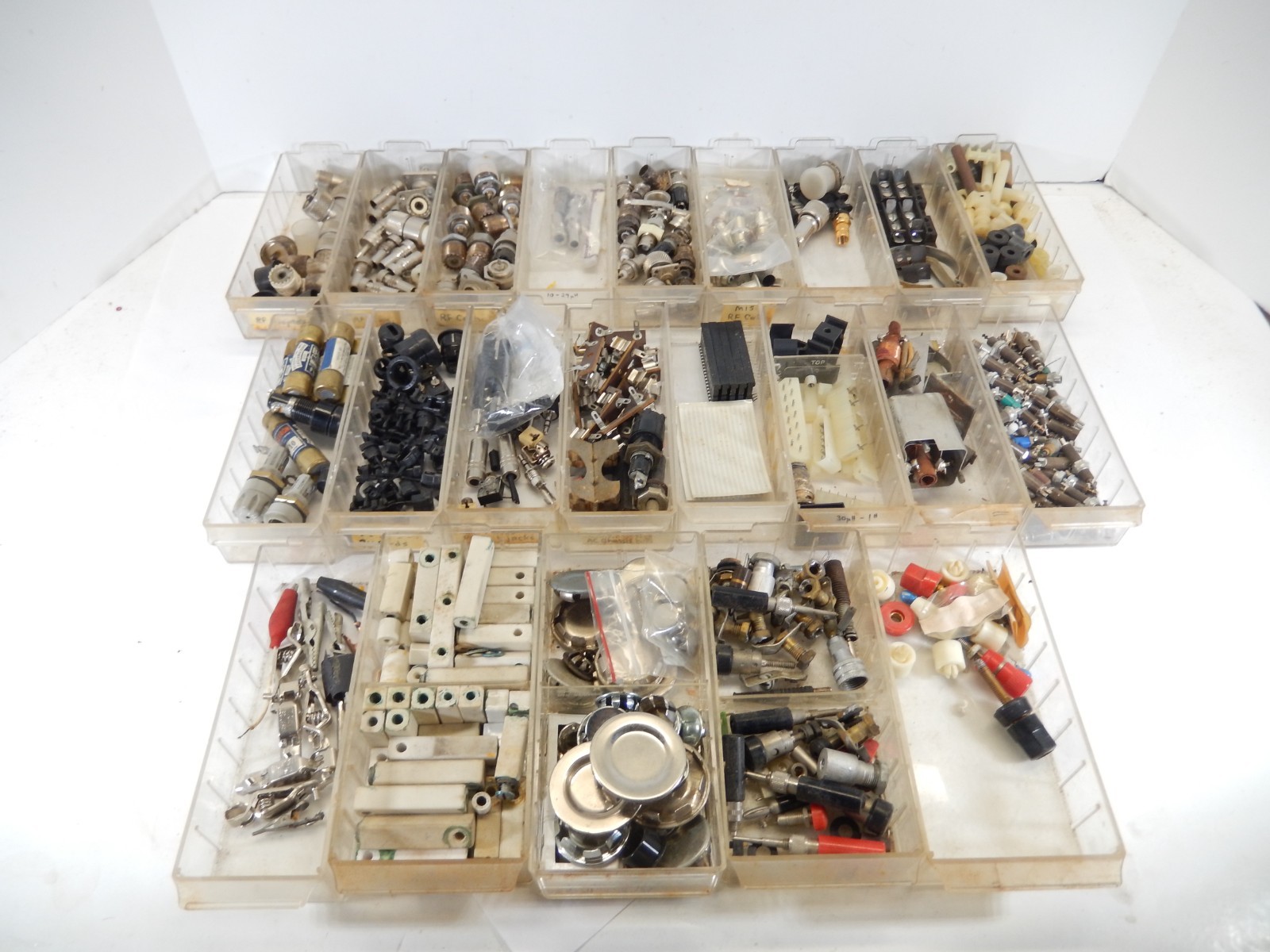 HUGE VINTAGE ELECTRONIC PARTS & VACUUM TUBE COLLECTION AS IS