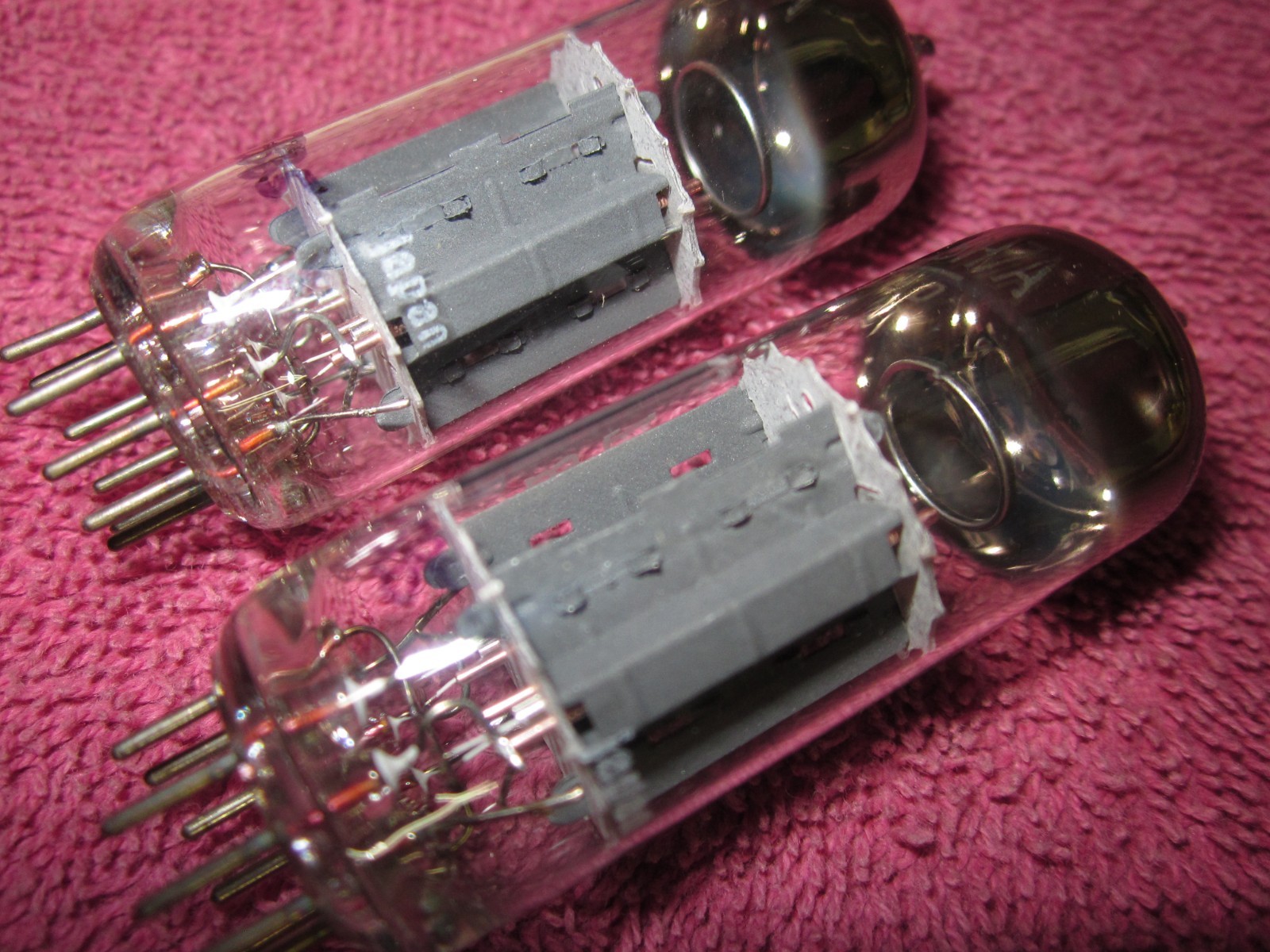 NIB Matched Pair Channel Master JAPAN 12BH7A HALO Getter Tubes 12BH7 NOS