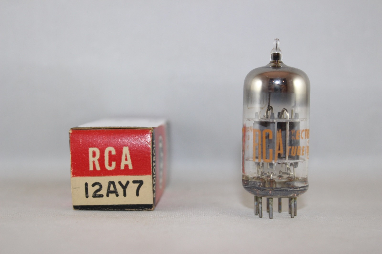 BEAUTIFUL Boxed 1963 Vintage RCA 12AY7 Sub 6072 Amplitrex TEST STRONG & BALANCED