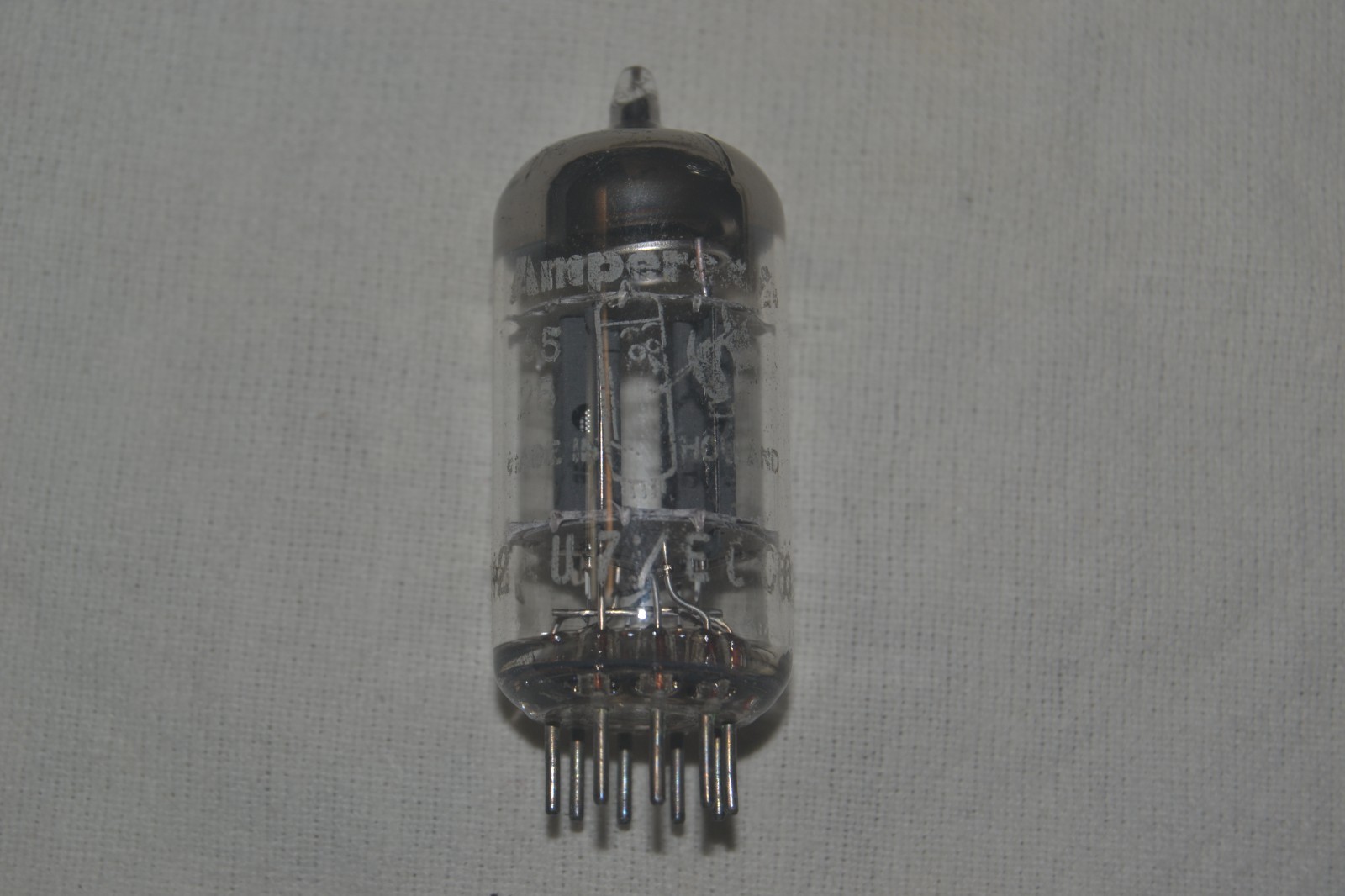 Vintage Strong & Balanced 1965 Amperex Bugle Boy 12AU7/ ECC82 Tube