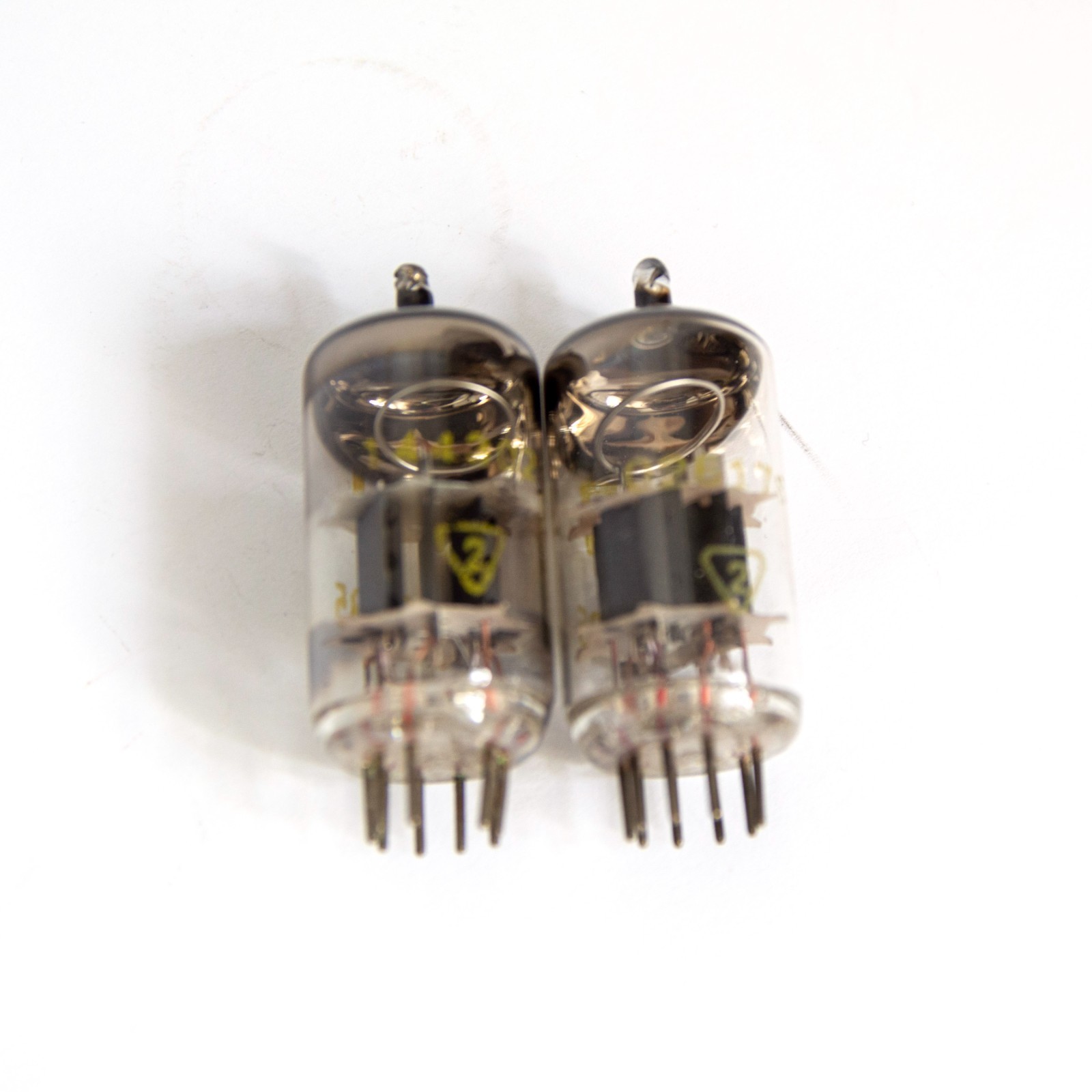 ECC85 RFT STRONG DOUBLE TRIODE TESTED TUBE = 6AQ8 B719 6L12. USED. 1 pc.