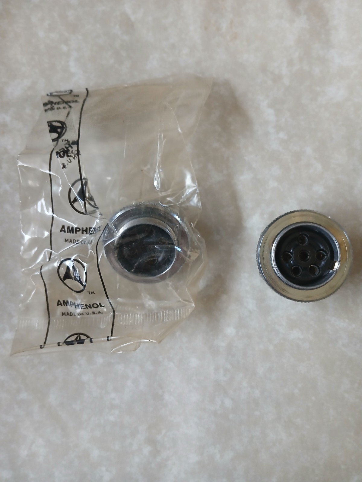 ( 4 ) x Vintage Amphenol 6 Pin 1 1/4″ Socket Micalex Tube Sockets – NOS