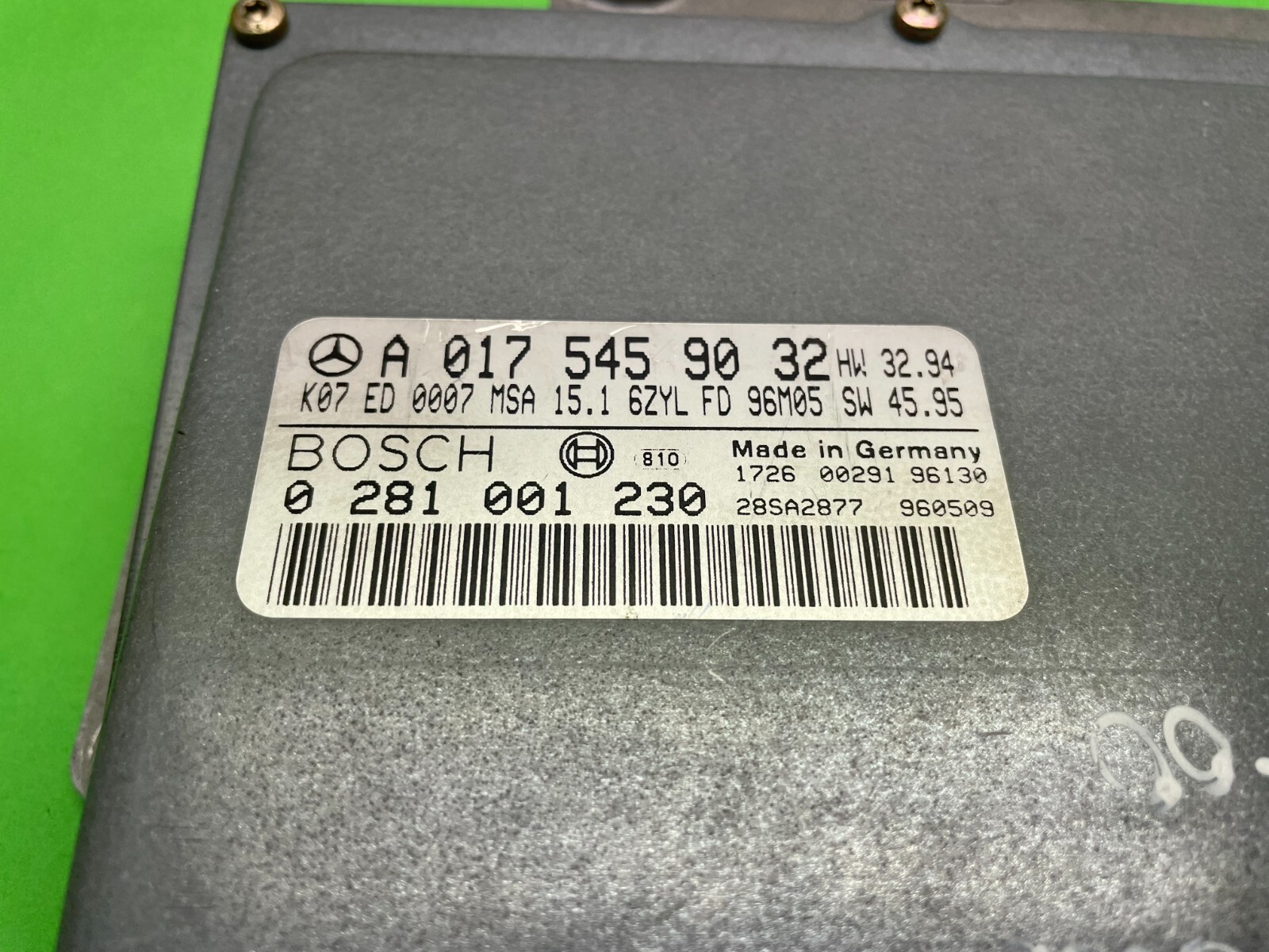 Mercedes Benz E-Class Engine Control Unit W210 A0175459032 0281001230