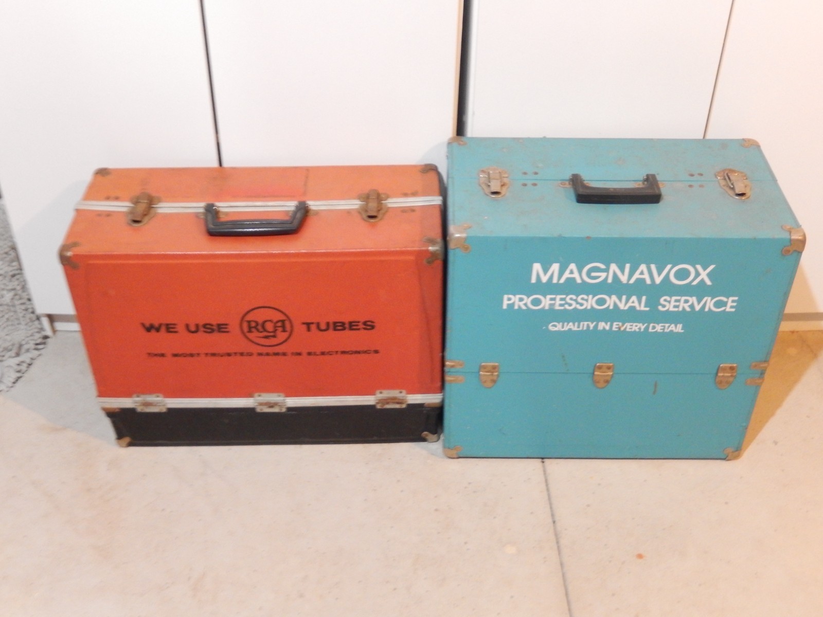 HUGE VINTAGE ELECTRONIC PARTS & VACUUM TUBE COLLECTION AS IS