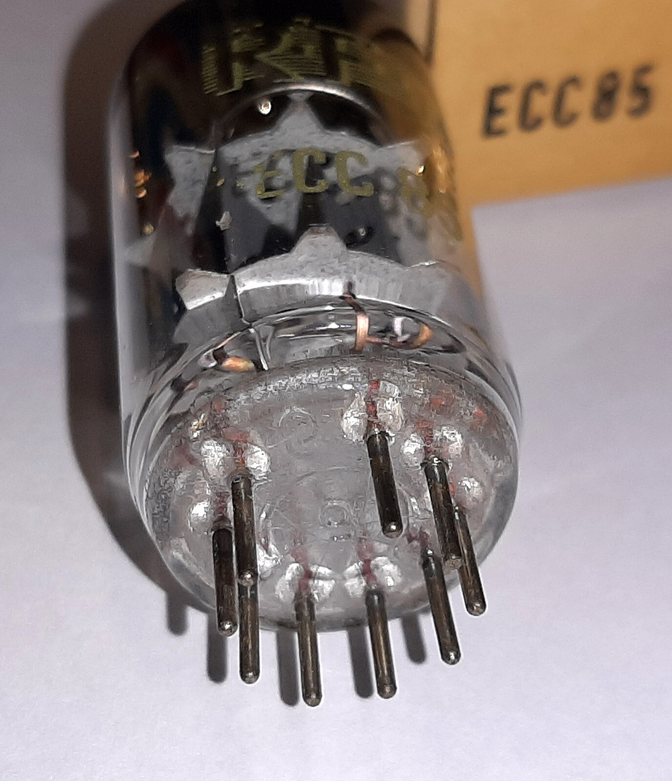 2 x ECC85 6AQ8 RFT Röhren Tubes Radio NOS 2 pcs