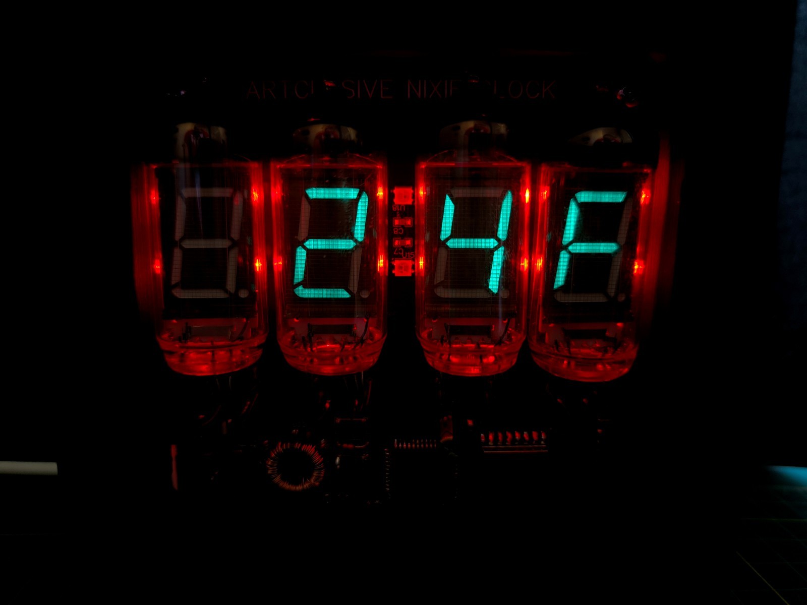 ARTCLUSIVE NCL-2 IV-11 Nixie/VFD Tube Clock with Wi-Fi – USB-C, RGB Backlight