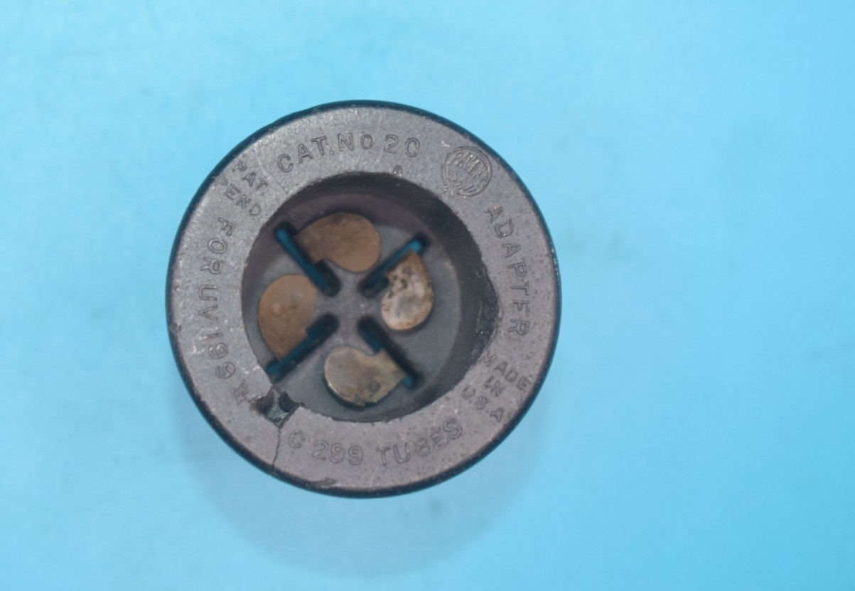 Rare Antique Tube Socket Convertor, UV 201-A to UV 199 – Cat # 20