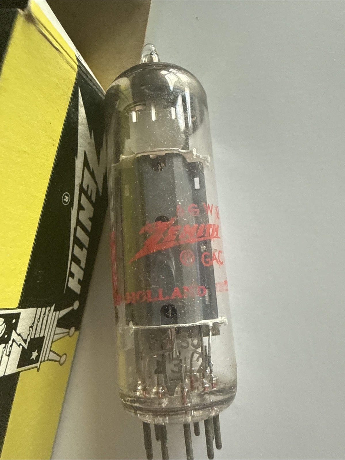 A VINTAGE Zenith 6GW8/ECL86 NOS/NIB VACUUM TUBE T26