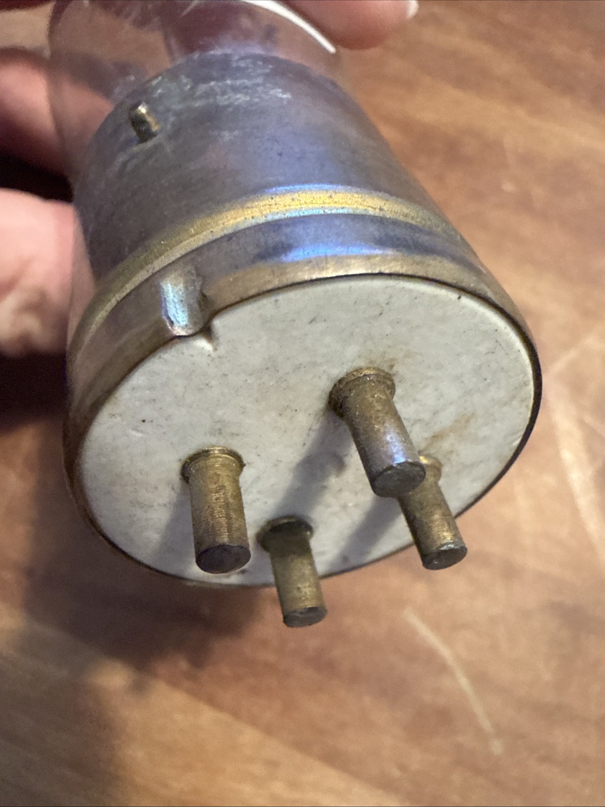 (4) RCA Radiotron UV-200,brass base, (3) tipped bulbs