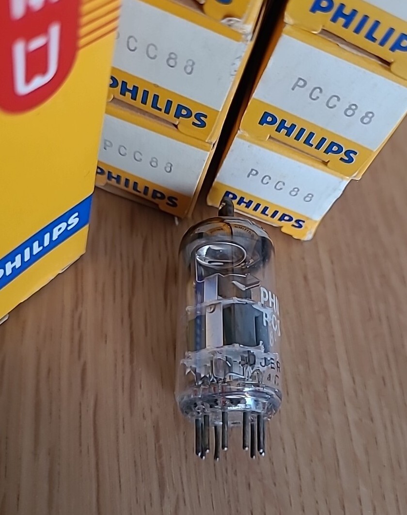 Philips PCC88 O-getter 7DJ8 new (7V ECC88) silver shield tubes tubes