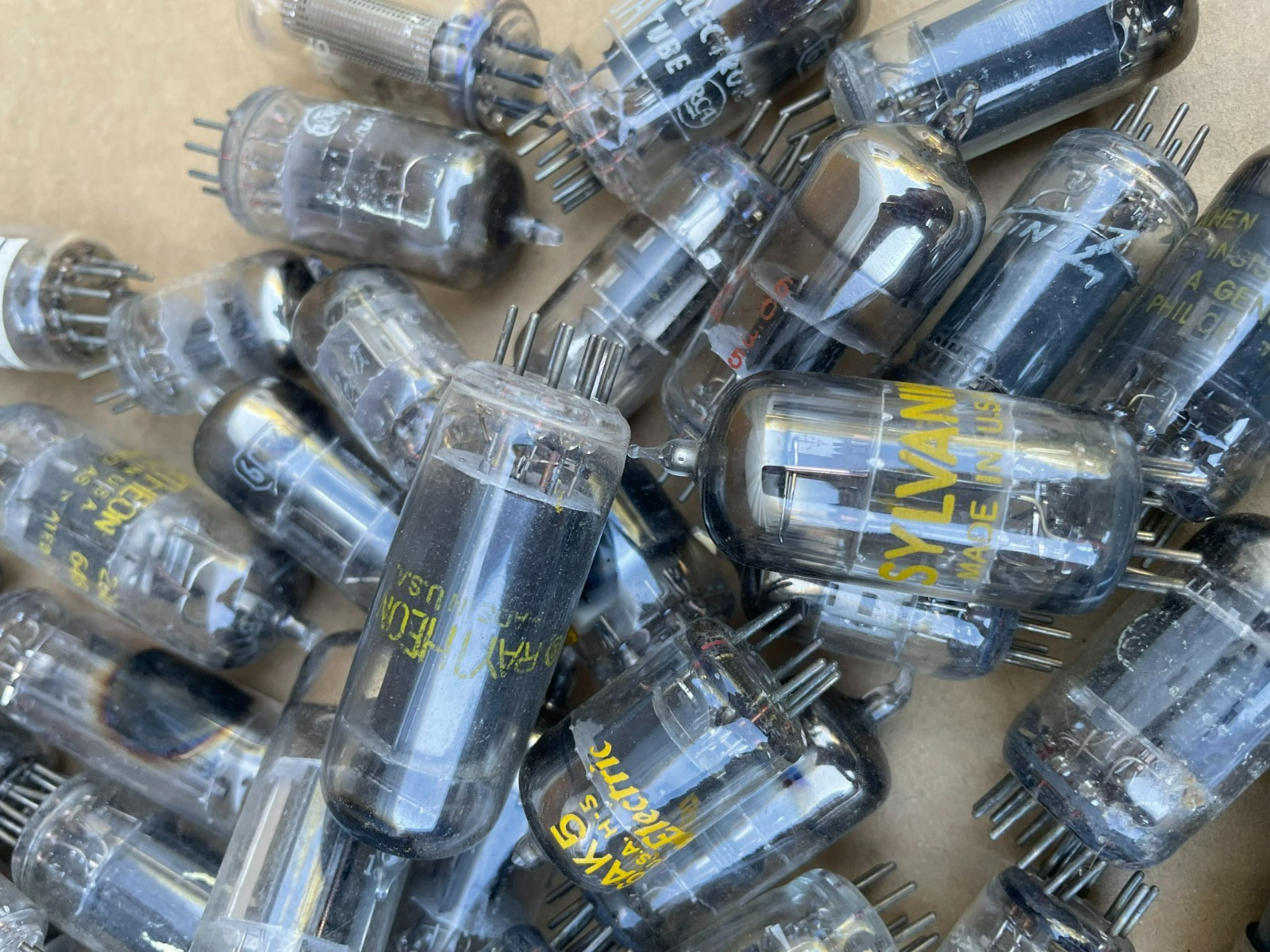 Vintage Unboxed Various Brands Radio/TV Vacuum Tubes (Lot of 105)
