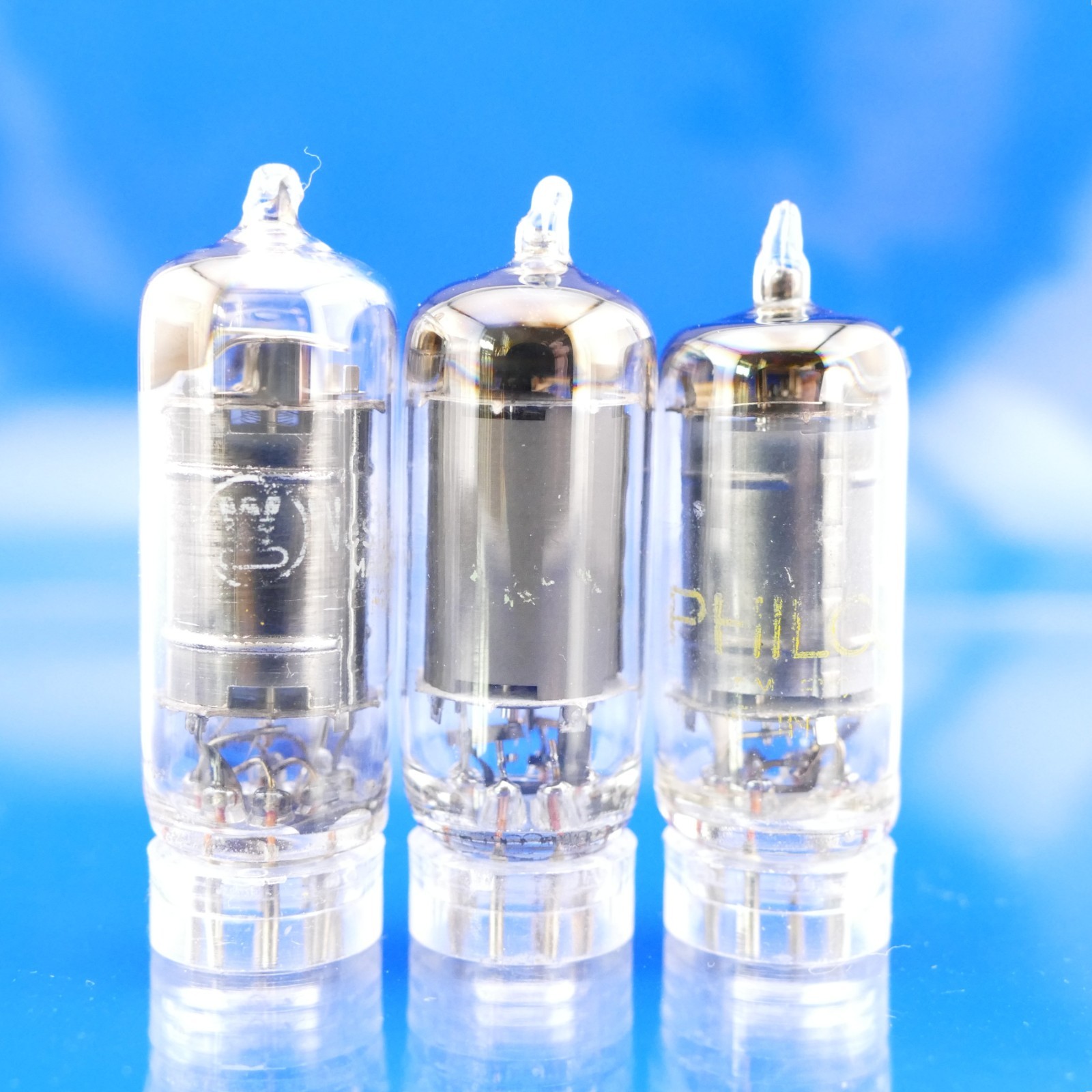Three 6AU6 6AU6A Tubes GM[%]: 105 111 111 EM[%]: 130 111 125 AMPLITREX
