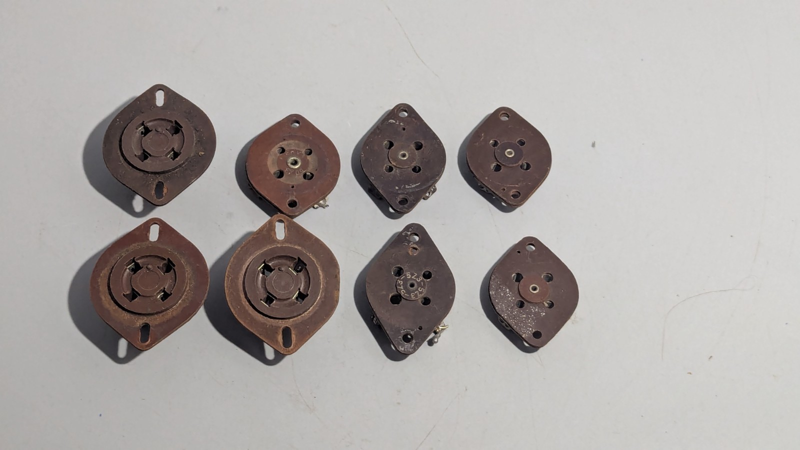 Vintage Vacuum Tube Socket Lot 4 Pin Radio Parts