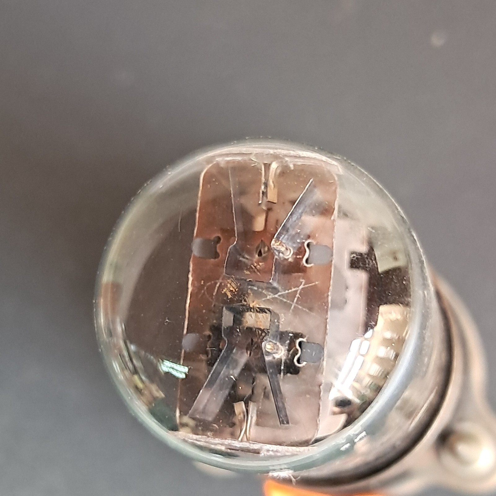 6N8S x 1pcs. / 6SN7 / ECC32 / 1578 / – Metal base – 1961 year