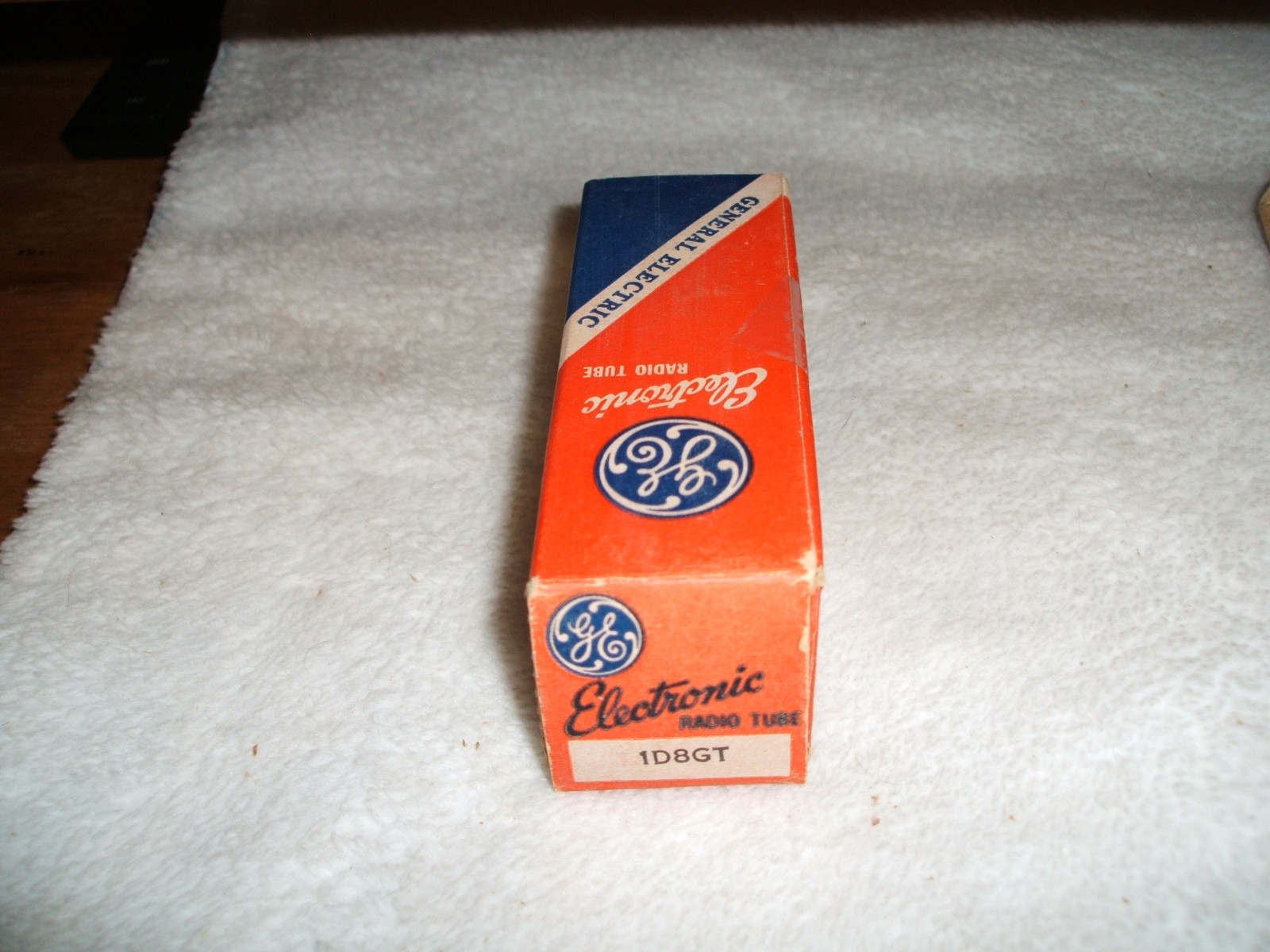 (1) GE 1D8GT Vintage Audio VACUUM TUBE NOS unopened Lock Box