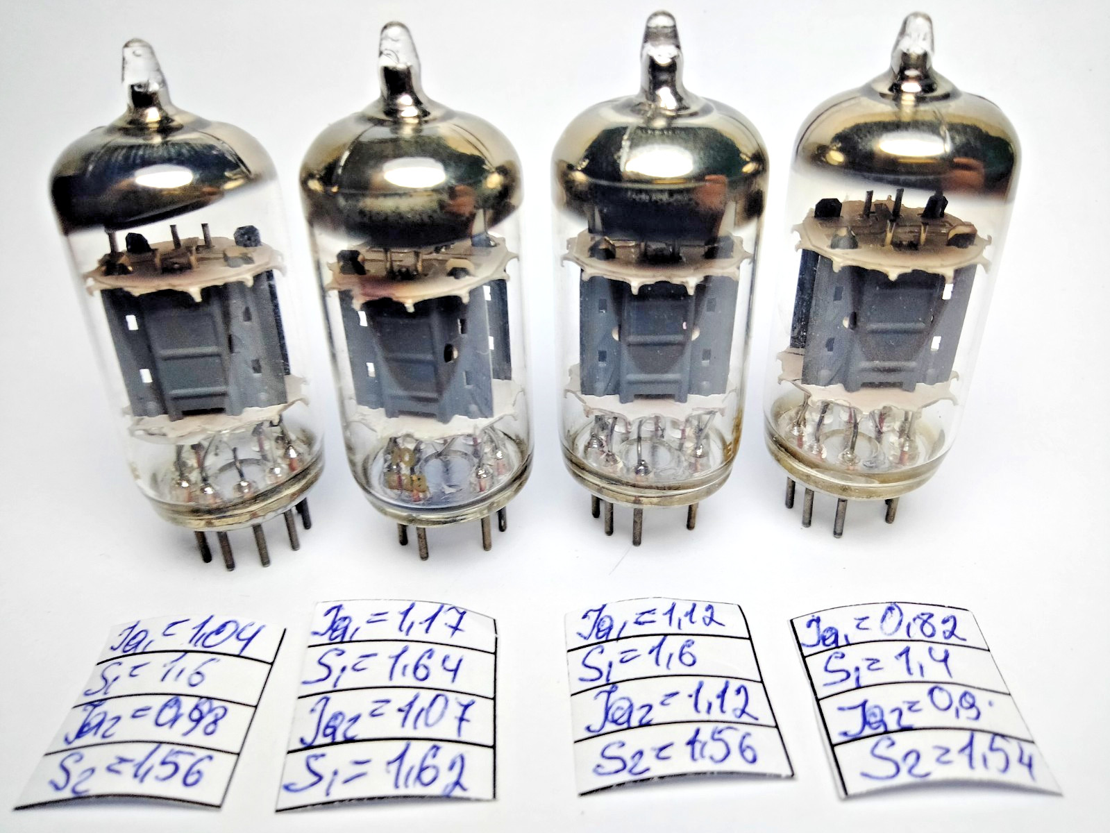 4 pcs USED ECC83 / 12AX7/ Siemens tubes