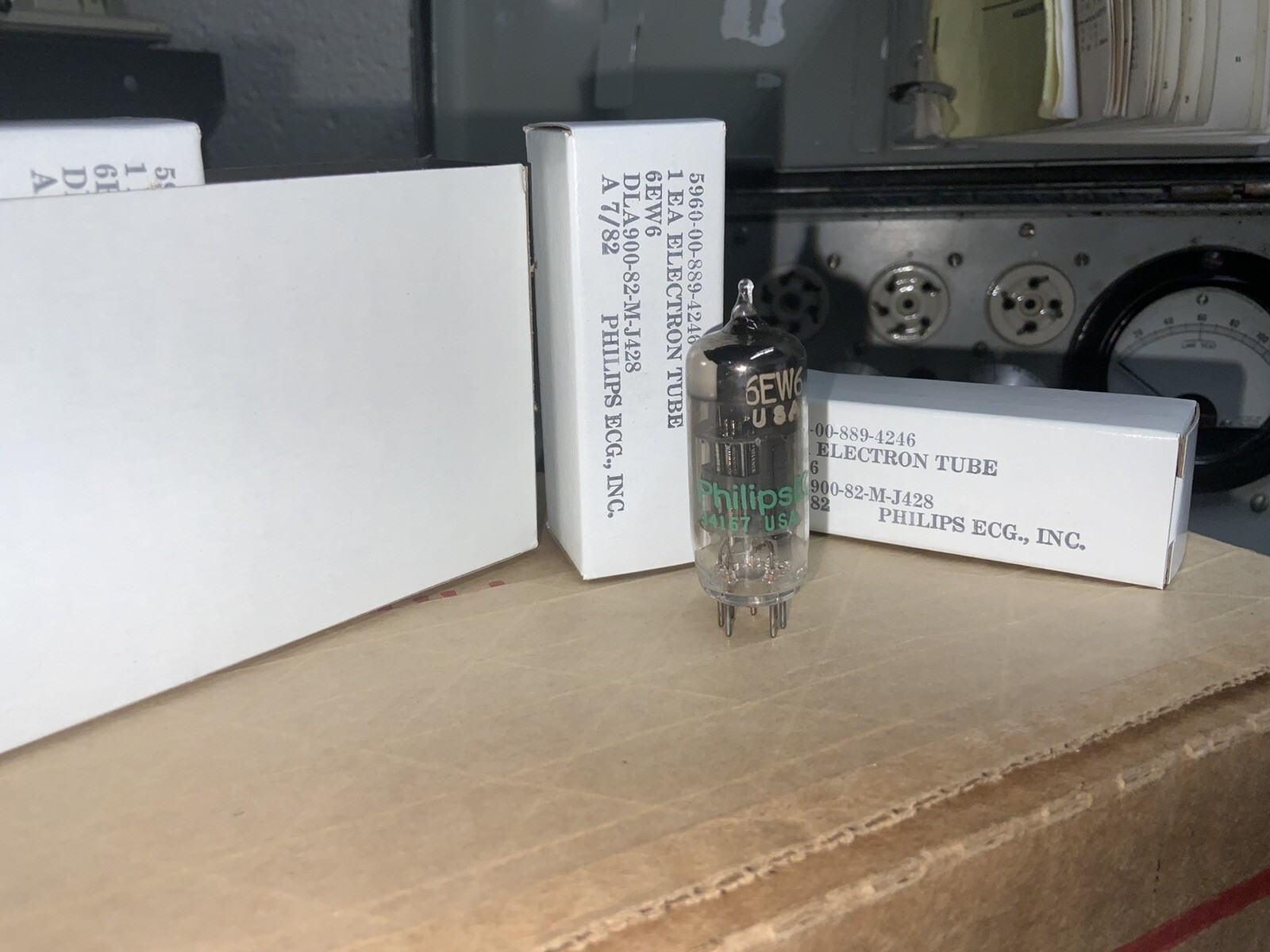NEW OLD STOCK 5 PHILIPS ECG 6EW6 Vacuum Tube -NIB NOS – USA
