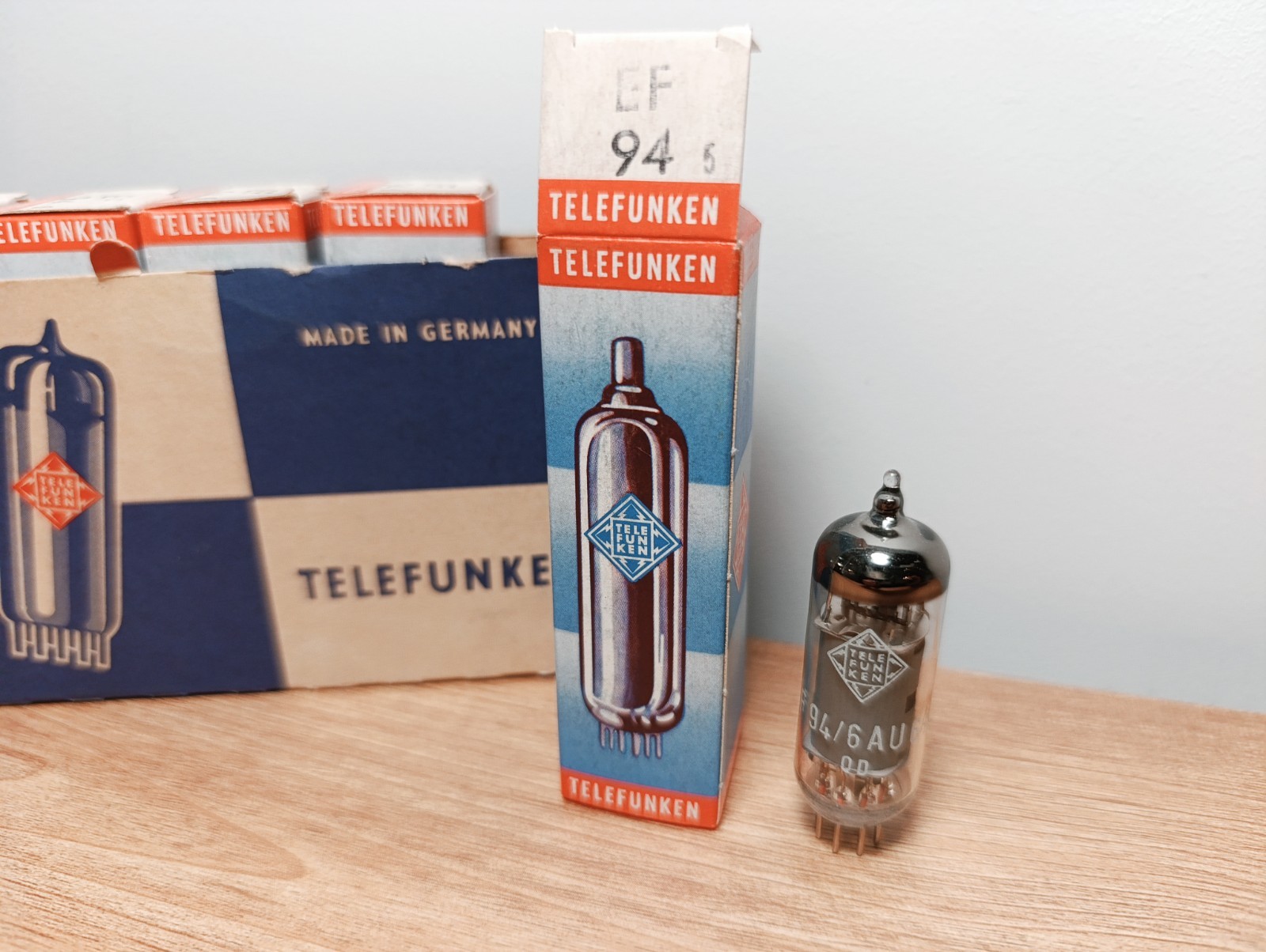TESTED 1Pcs. EF94 Telefunken print 6AU6 tube NO diamond NIB NOS