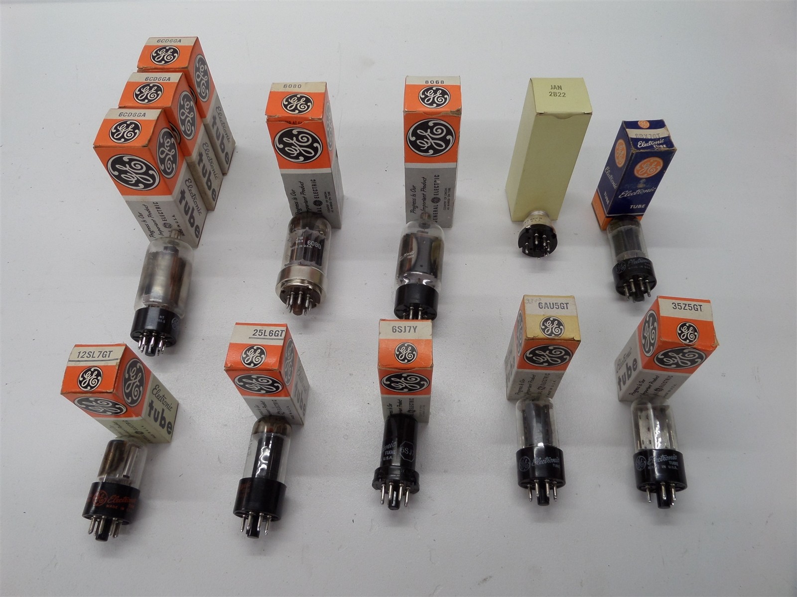 Mixed Lot Of 85 General Electric 12AU6 5Y3GT 6X5GT Electron Tubes