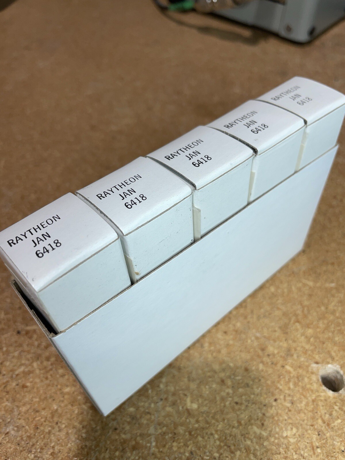 NOS NIB Sleeve of 5 Raytheon 6418 Sub Minature Vacuum Power Pentode Tubes