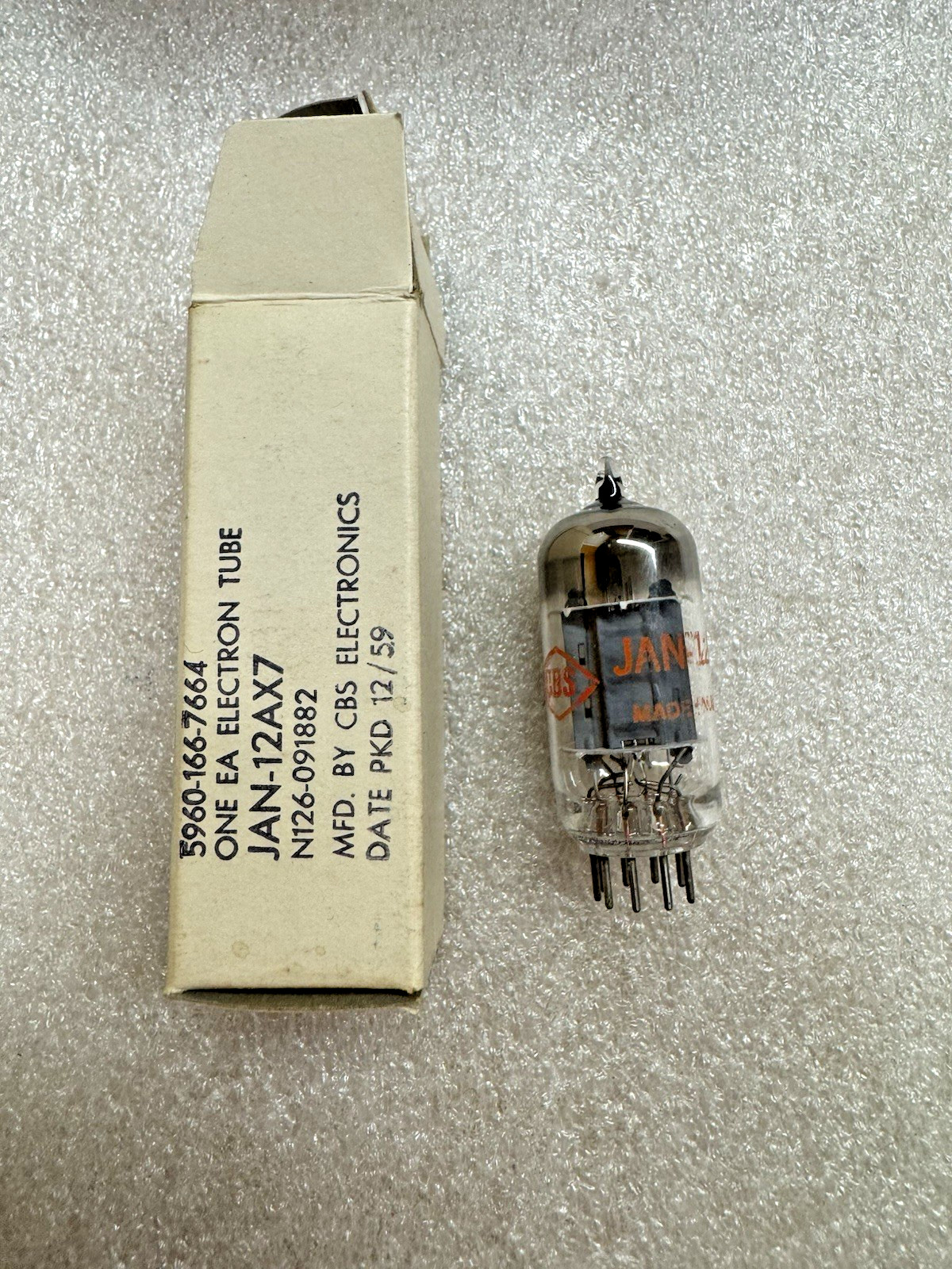 CBS JAN-12AX7 Long Plate Preamp Tube NOS NIB