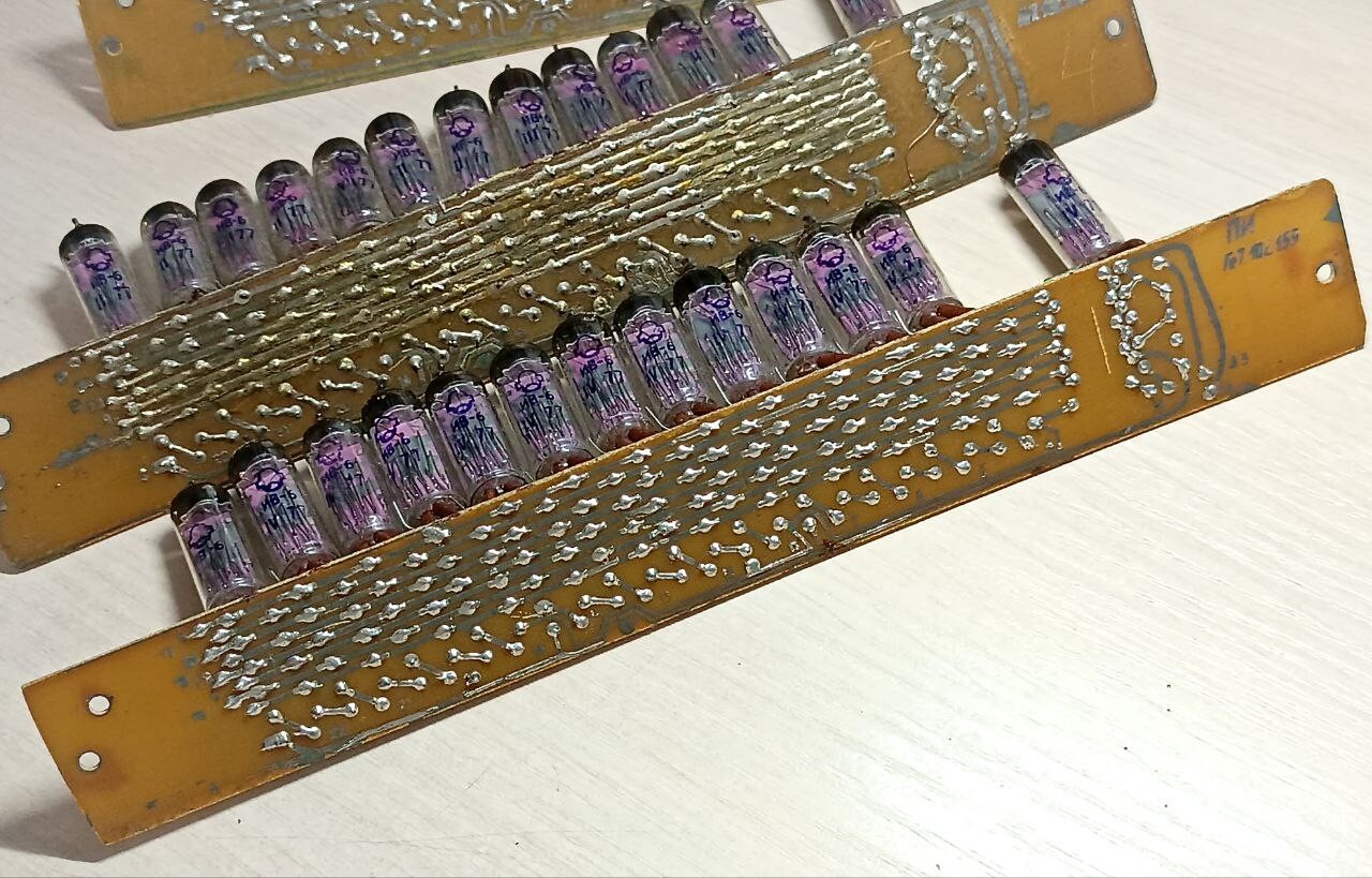13pcs IV-6 VFD Tube DIGIT DISPLAY NIXIE CLOCK luminescent indicator on the board