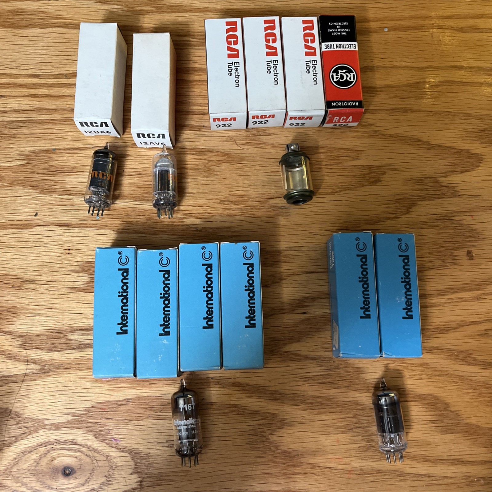 Electronic tubes lot 12 Total RCA 922, 12AV6, 12BA6, 7056, 7167