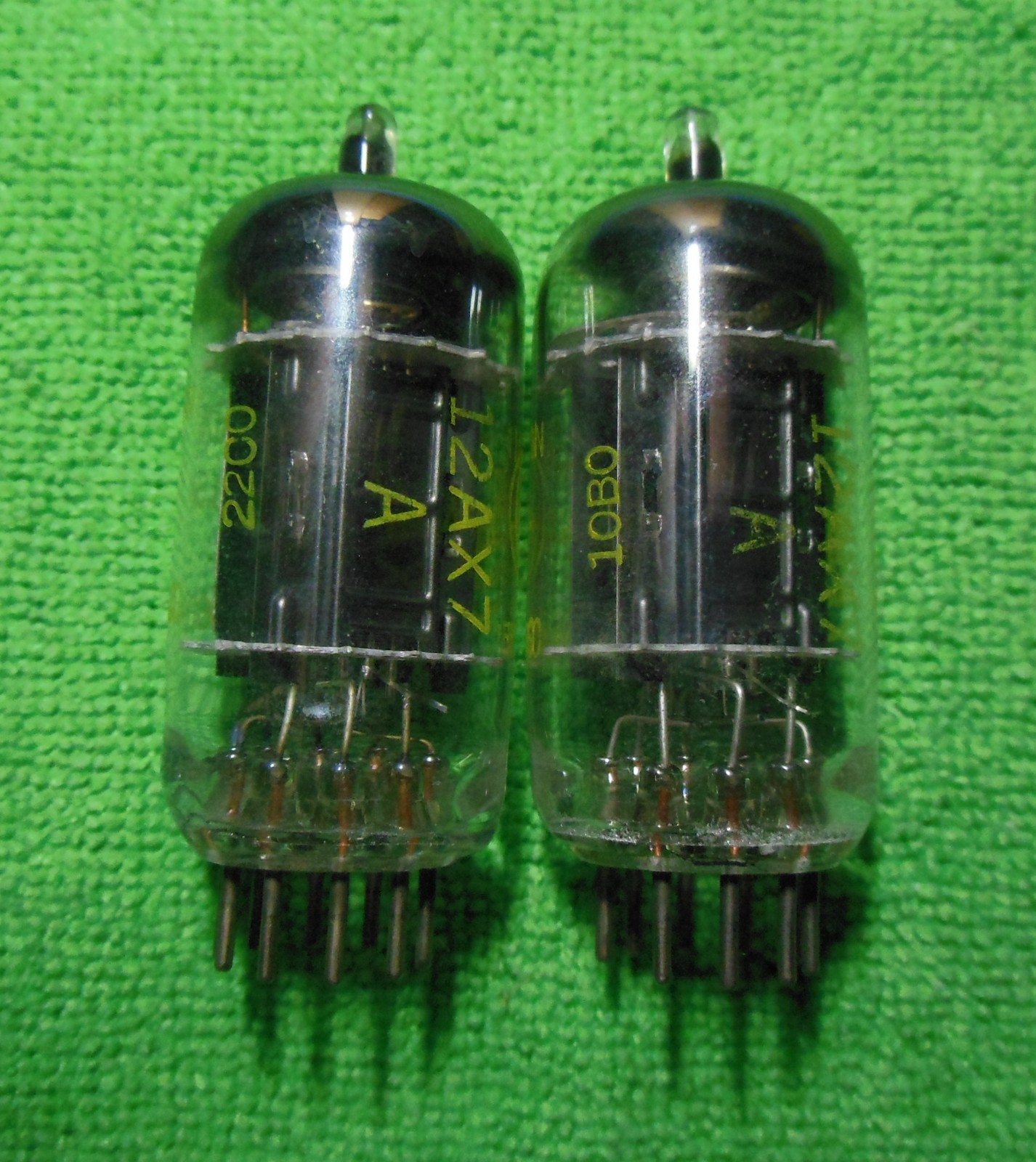 Matched Pair 1960 Raytheon 12AX7A TV7 Tested.. Excellent!