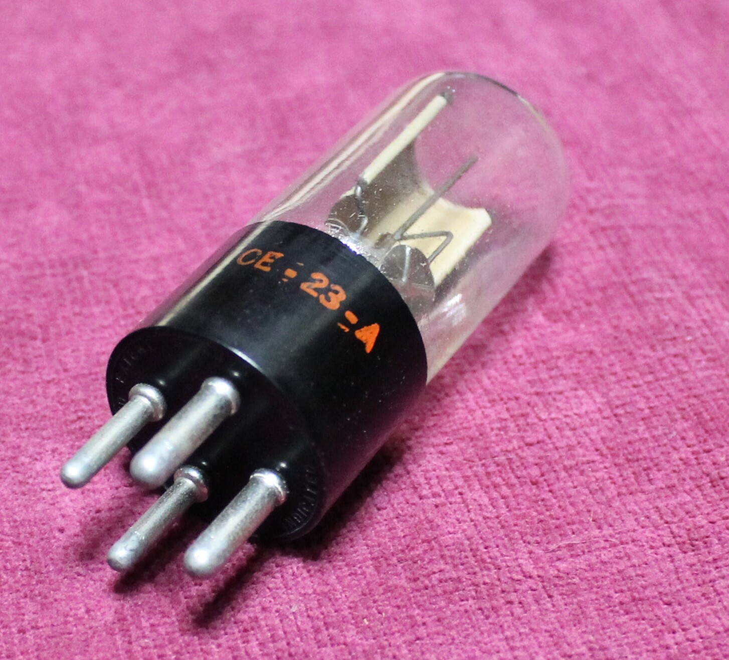 CE-23-A Cetron Gas Photo Tube same as RCA/HYTRON/GE/WESTINGHOUSE 923 WL-741 R84A