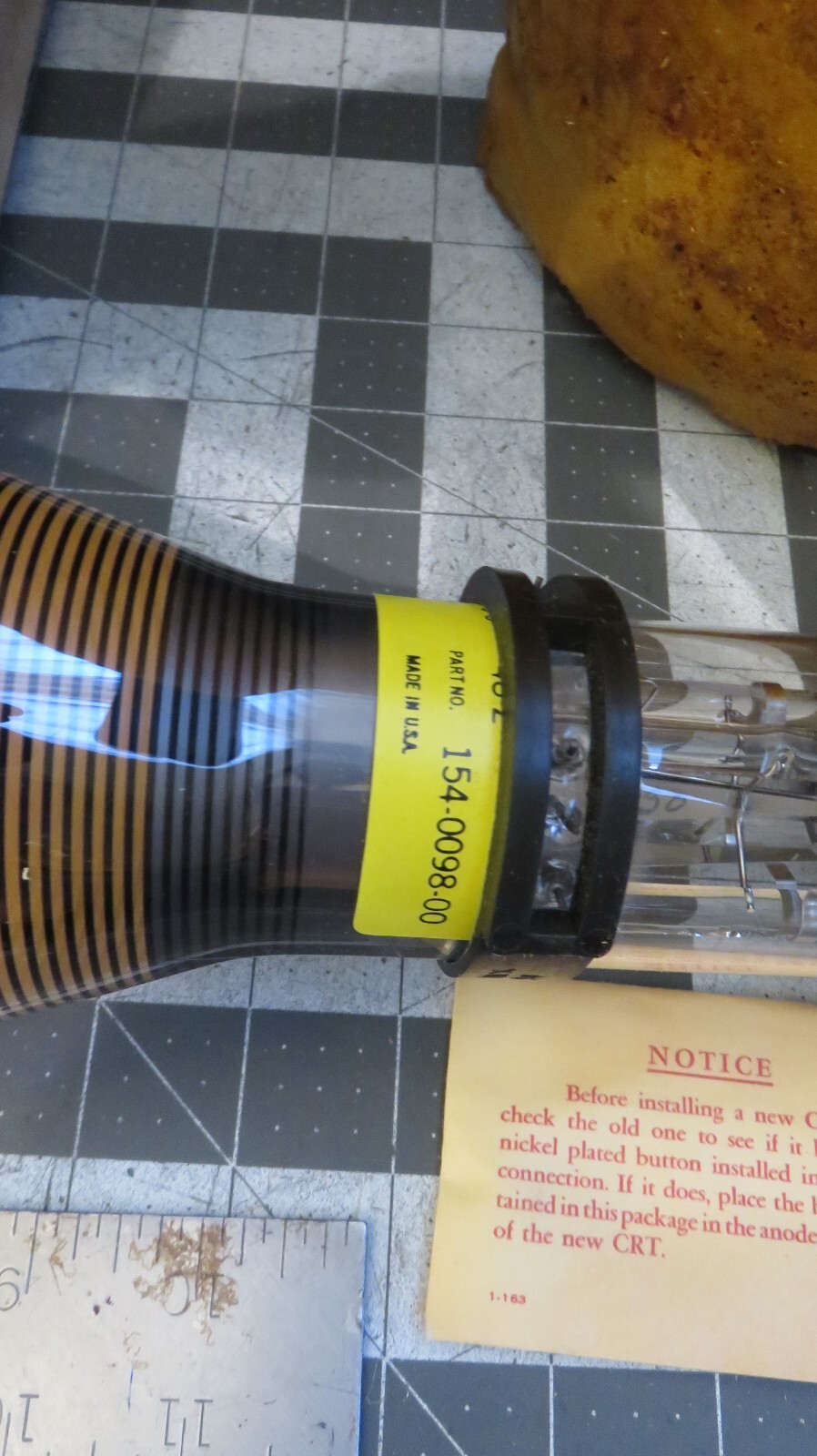 Tektronix 154-0098-00 CRT Oscilloscope Tube NIB 5BHP2 / T54P2